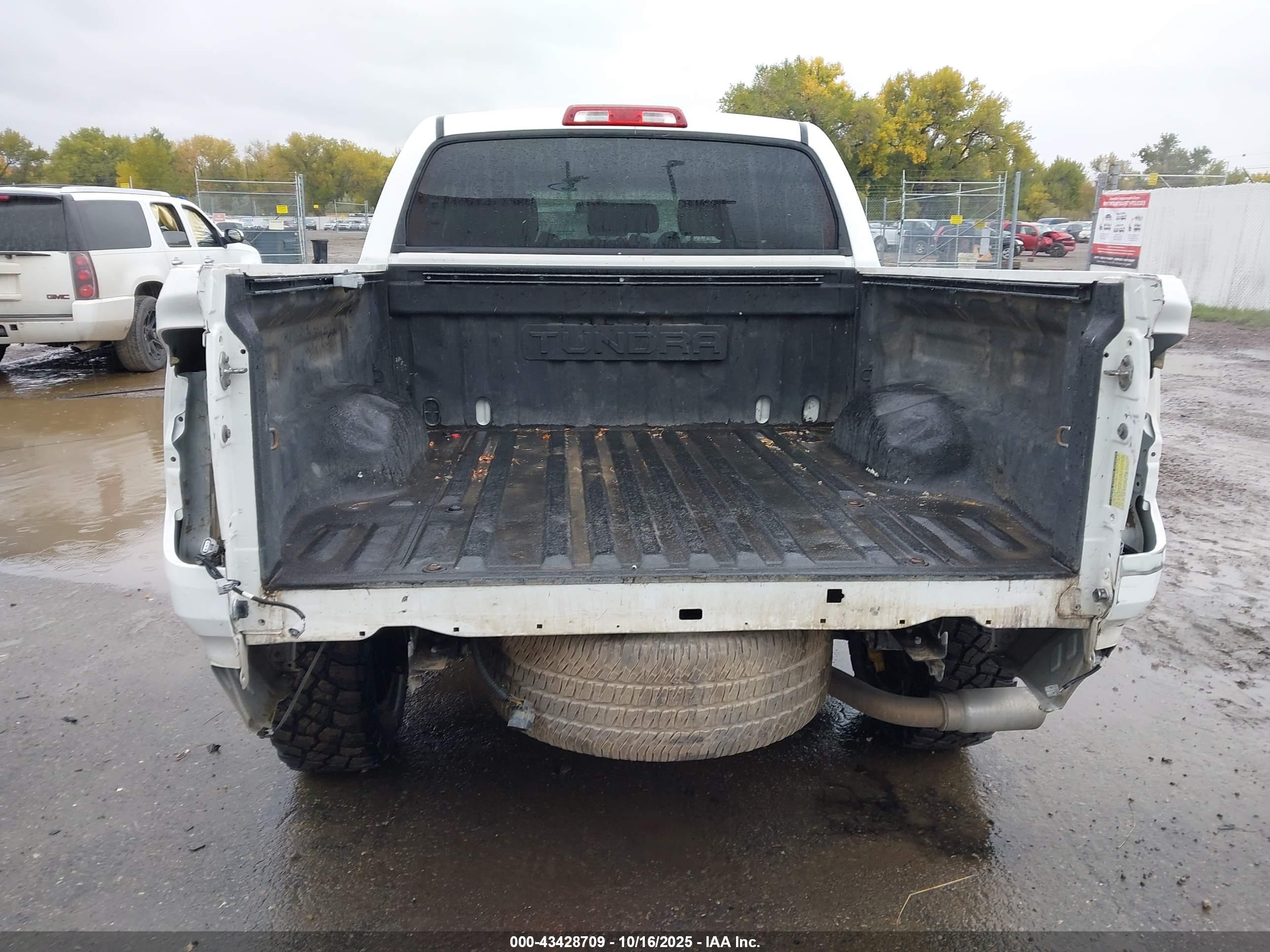 TOYOTA TUNDRA image 6