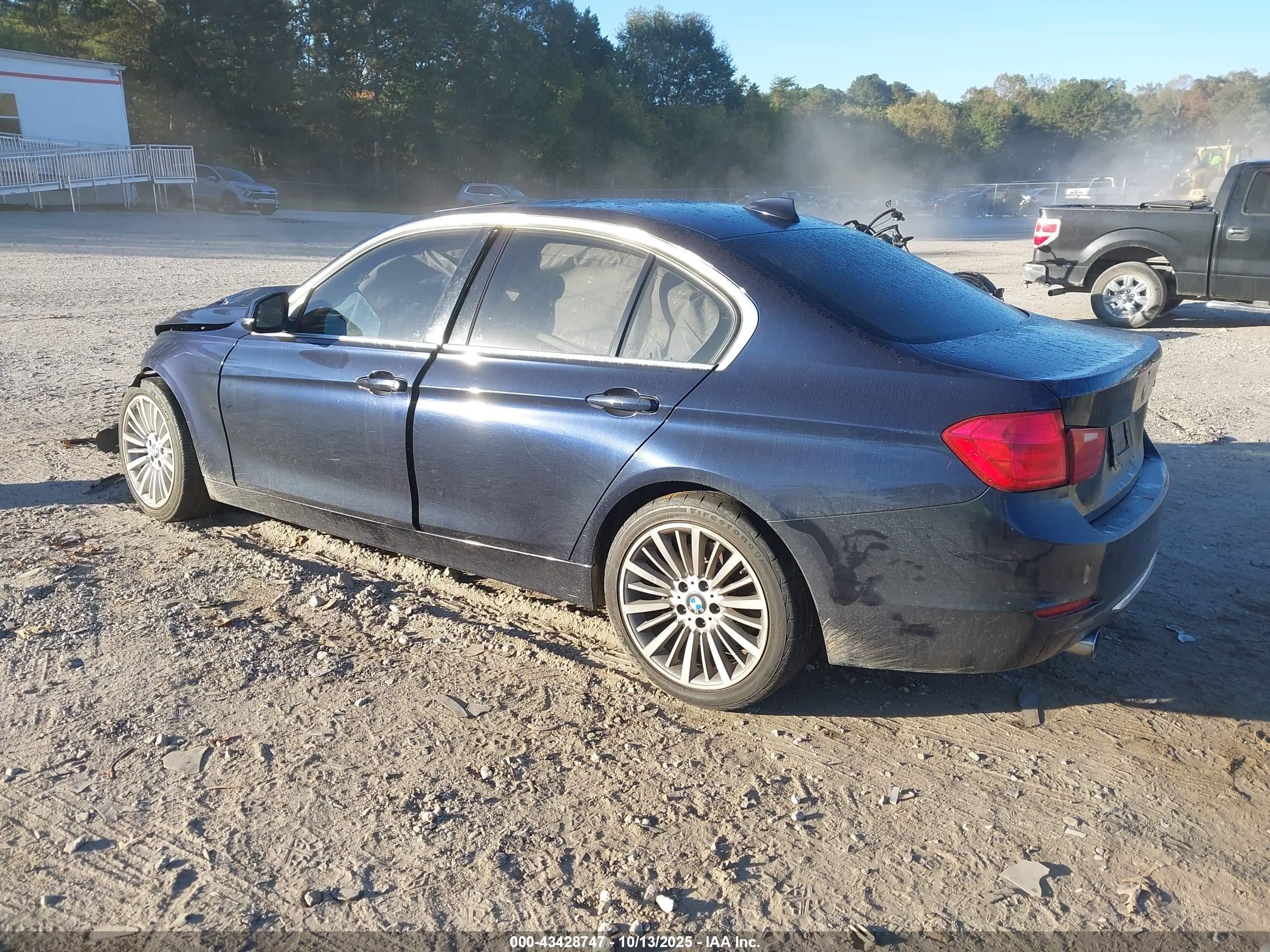 BMW 335I image 3