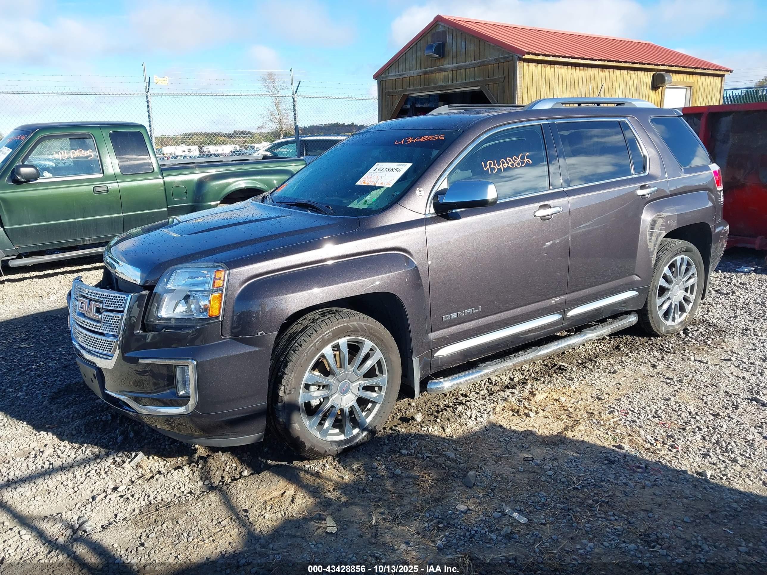 GMC TERRAIN image 2