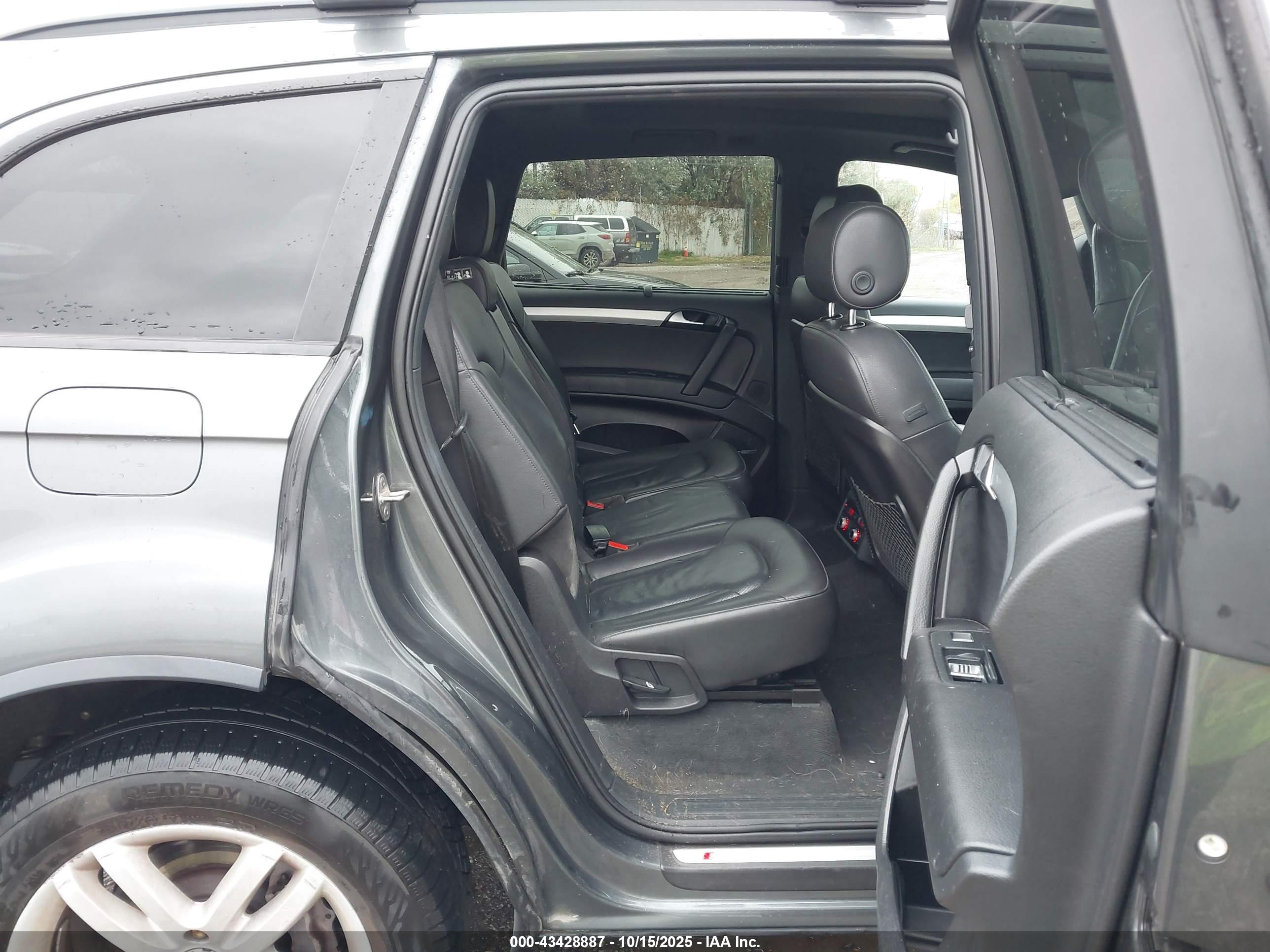 AUDI Q7 image 8