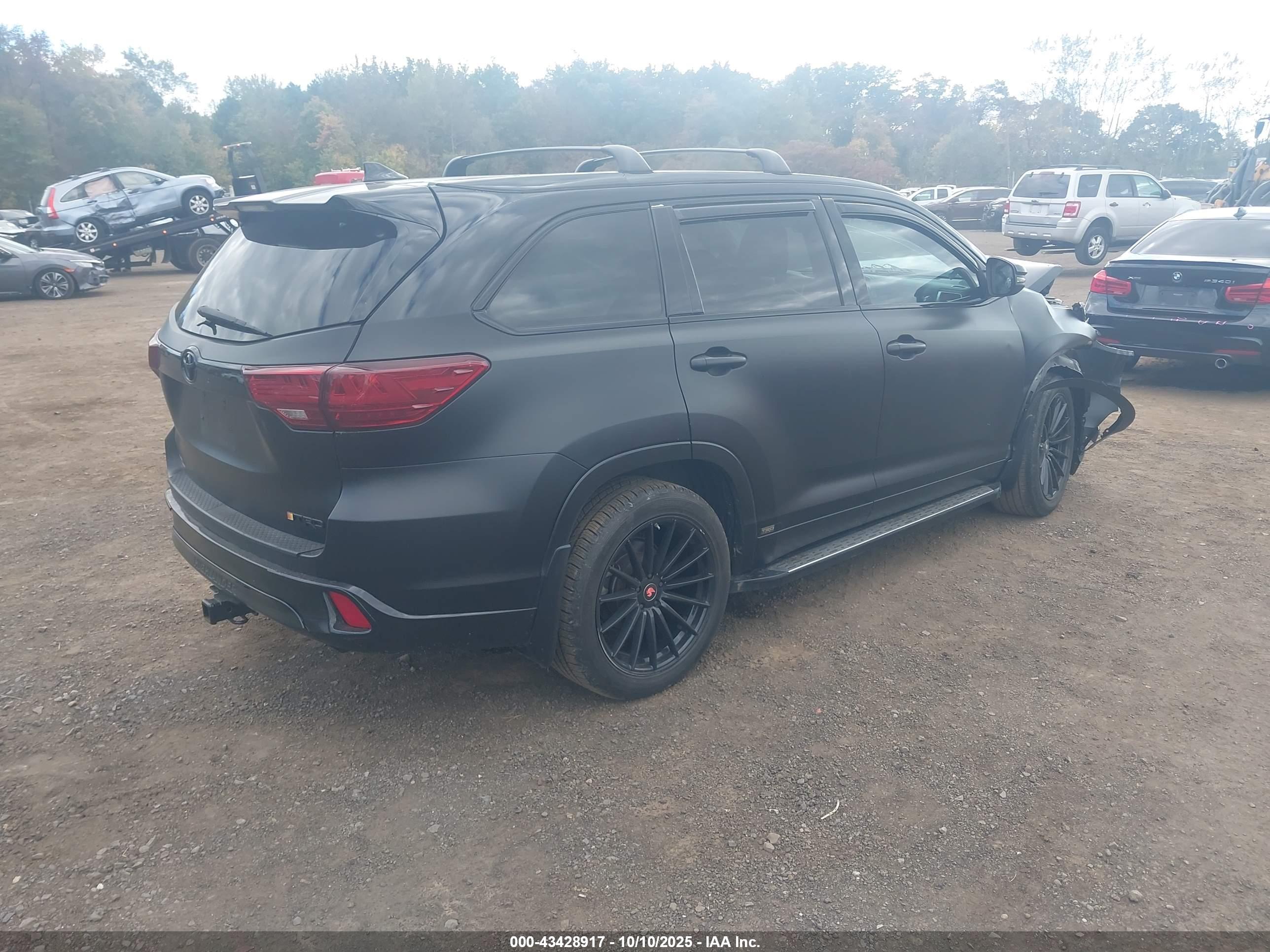 TOYOTA HIGHLANDER image 4