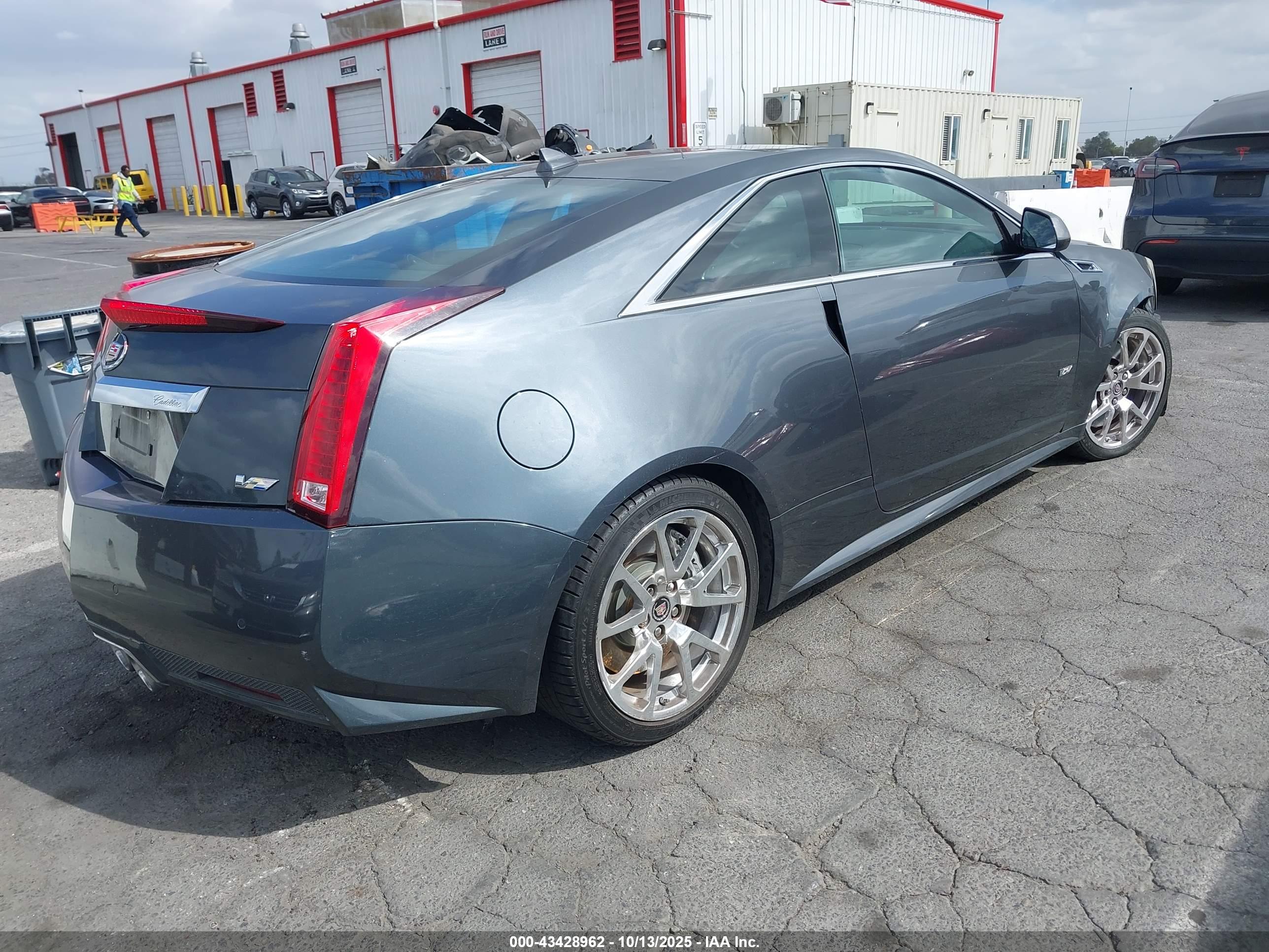 CADILLAC CTS-V image 4