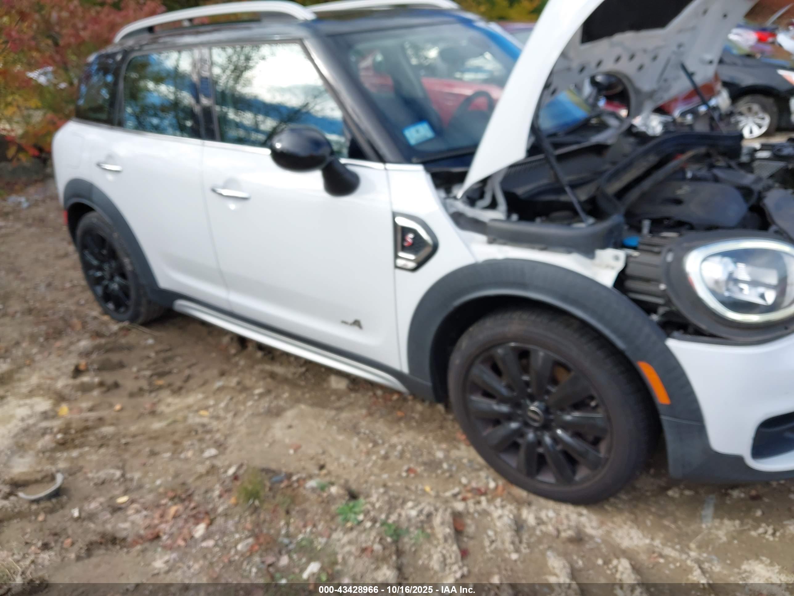 MINI COUNTRYMAN image 6