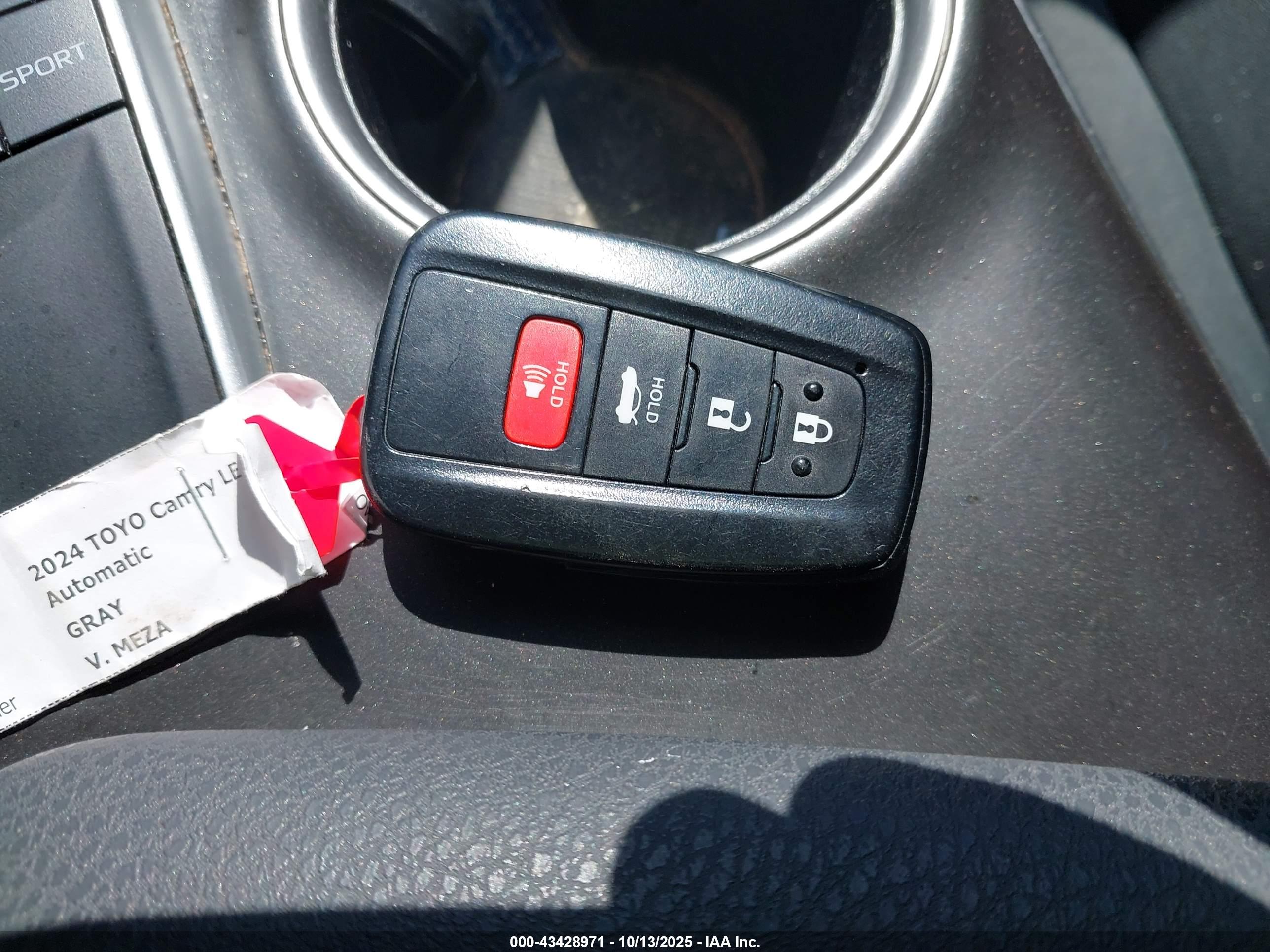 TOYOTA CAMRY image 11