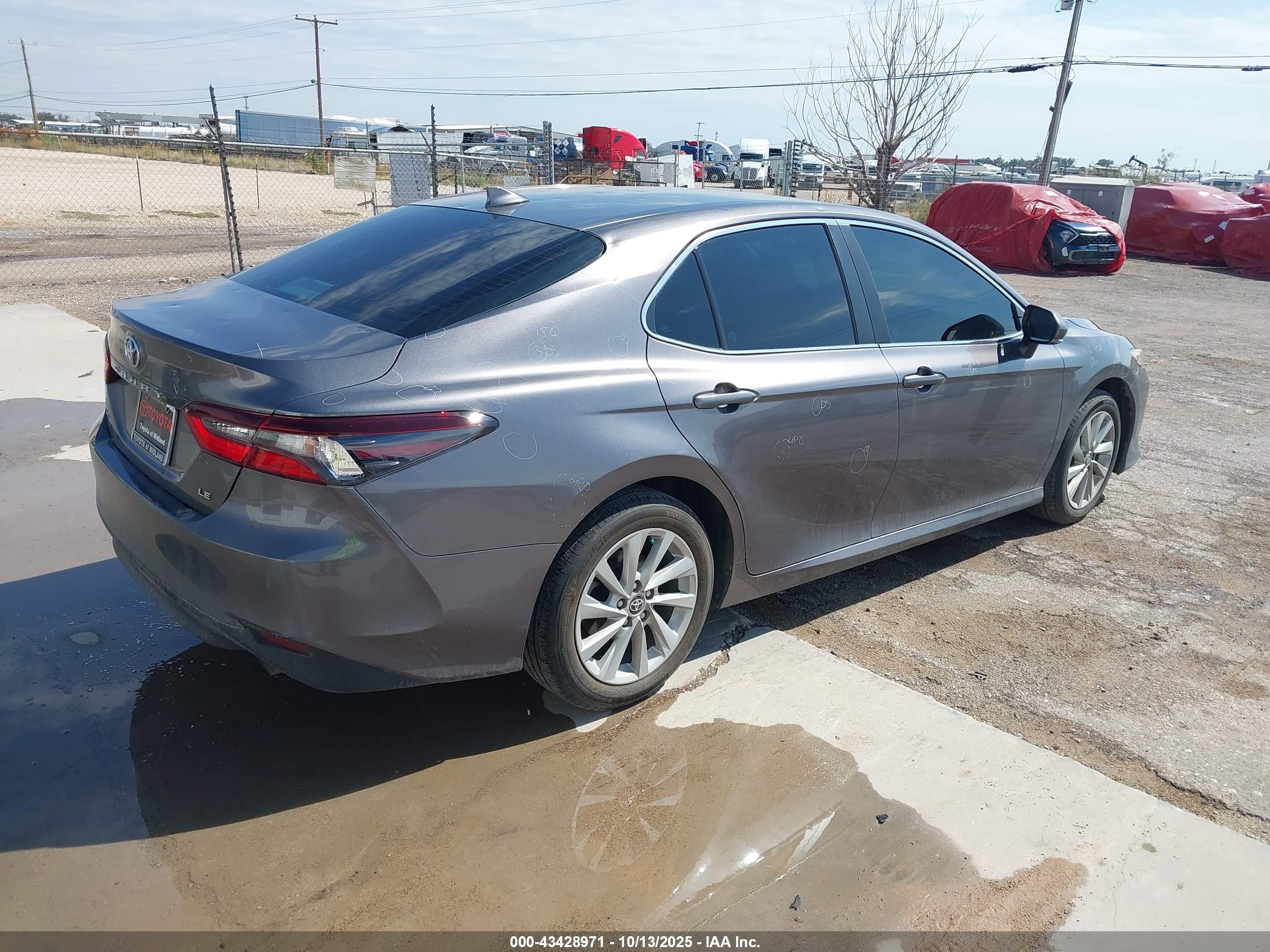 TOYOTA CAMRY image 4