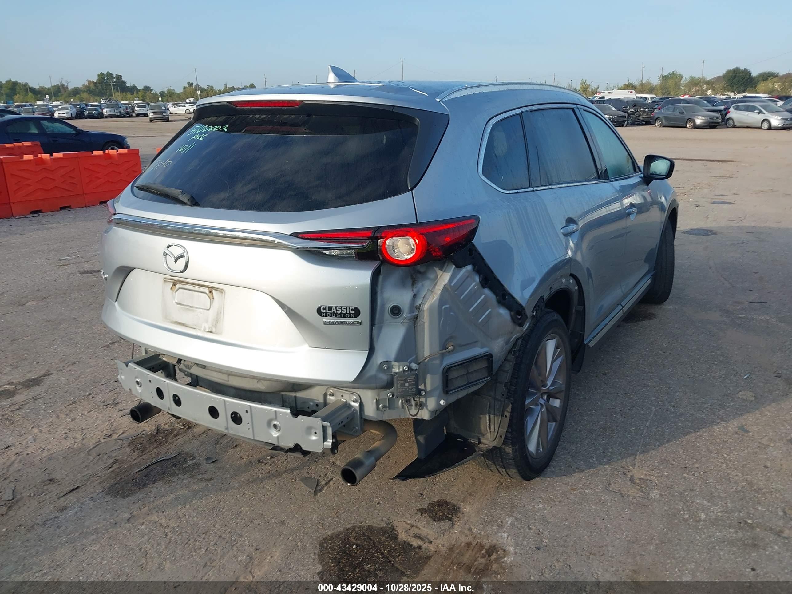 MAZDA CX-9 image 4
