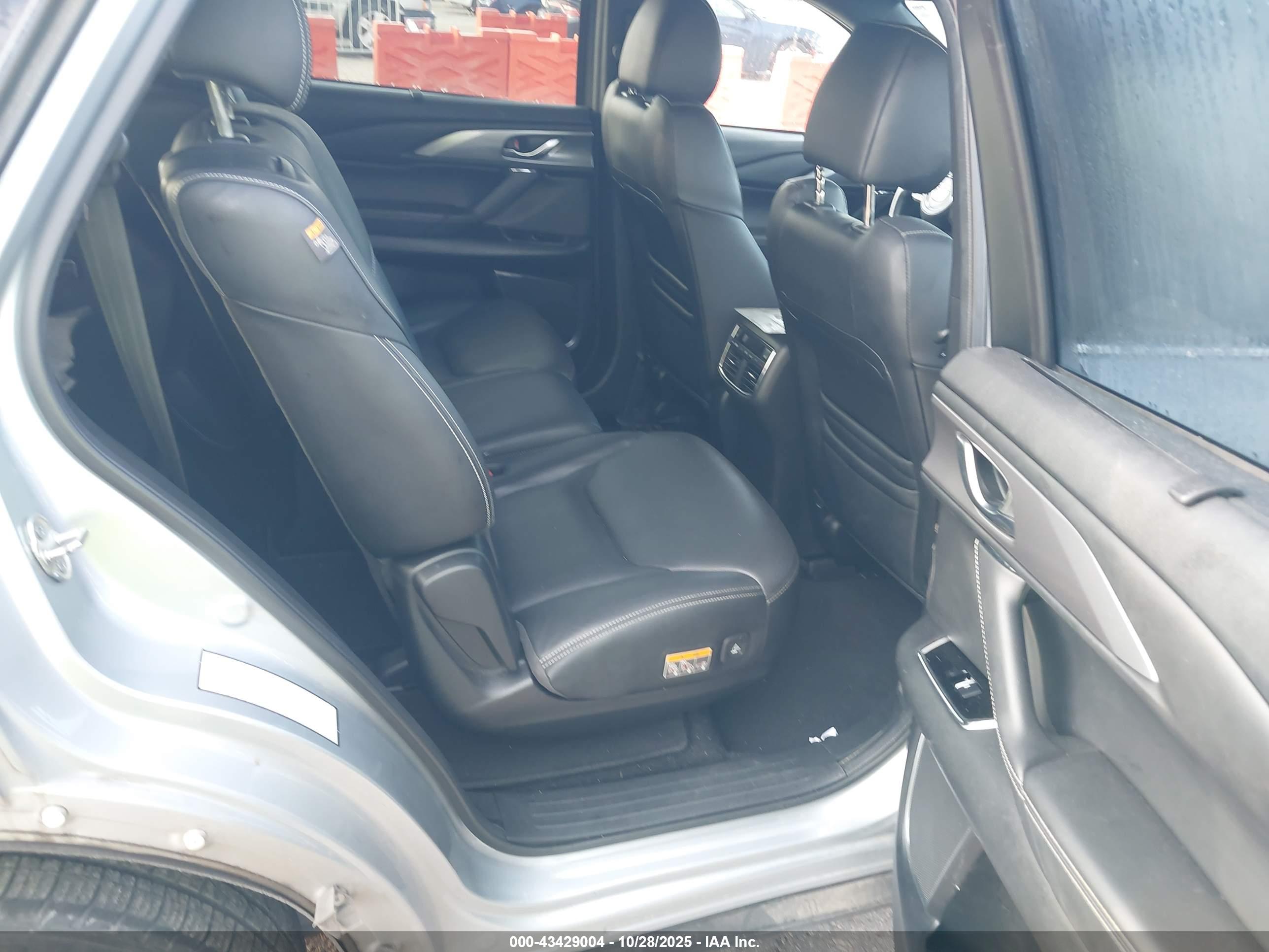 MAZDA CX-9 image 8