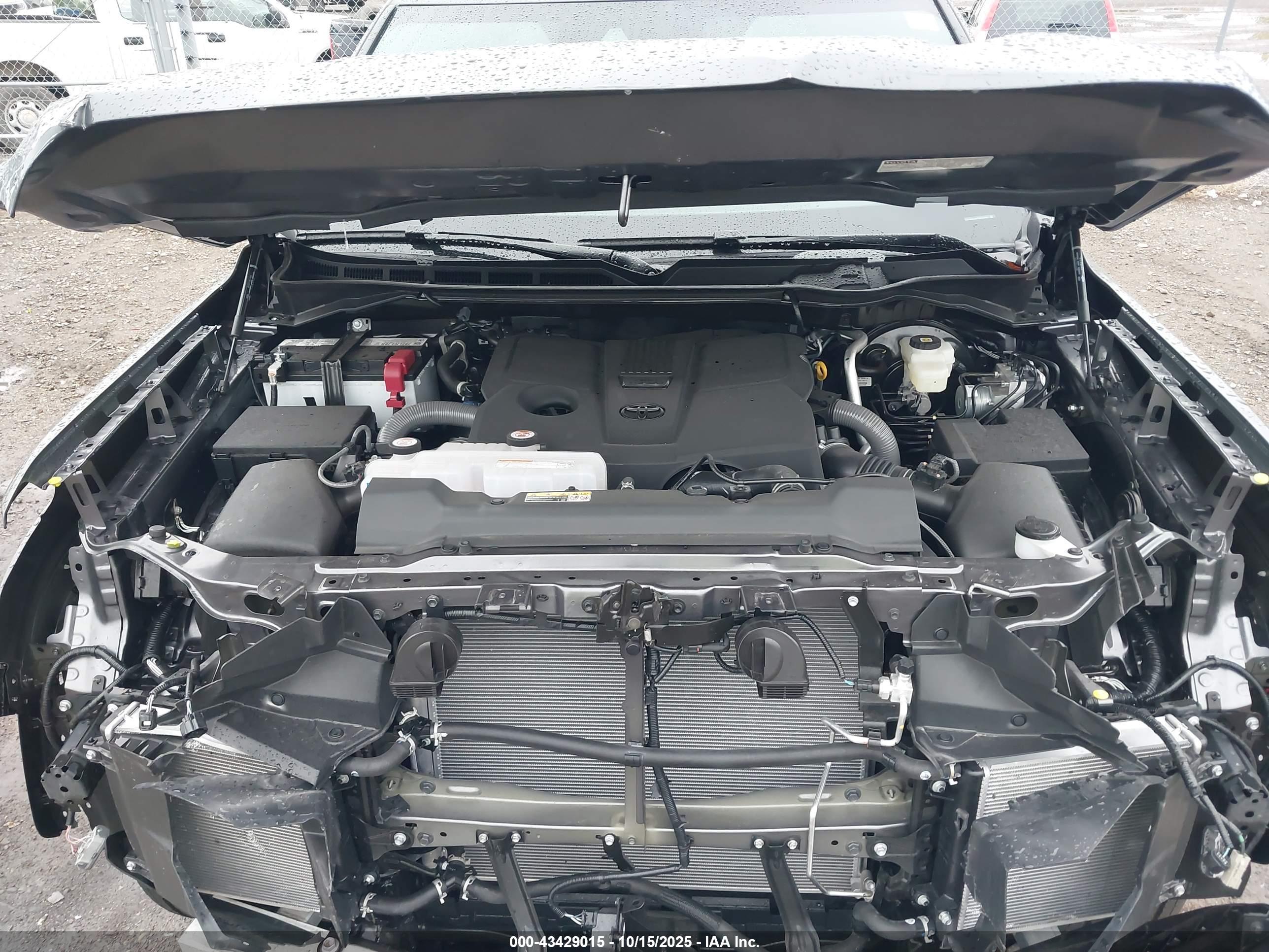 TOYOTA TUNDRA image 10