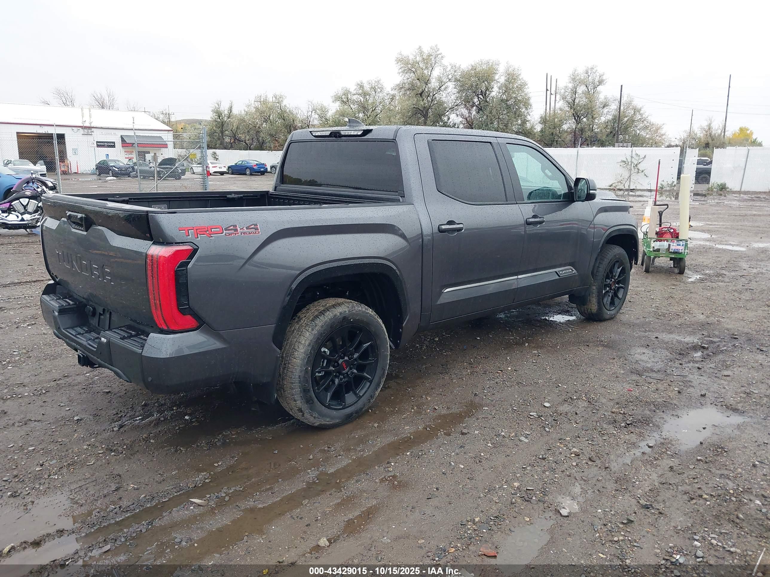 TOYOTA TUNDRA image 4