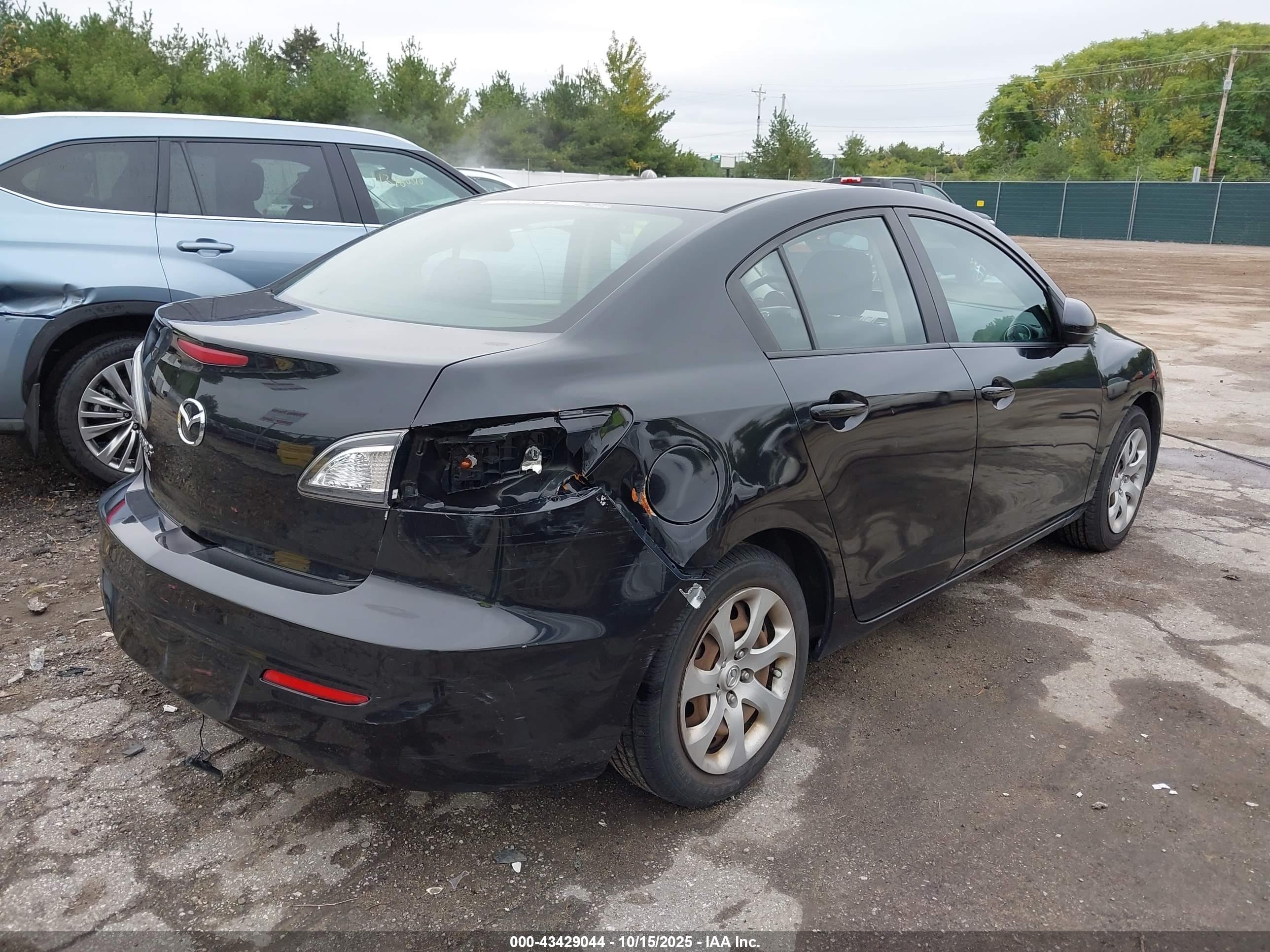 MAZDA MAZDA3 image 6