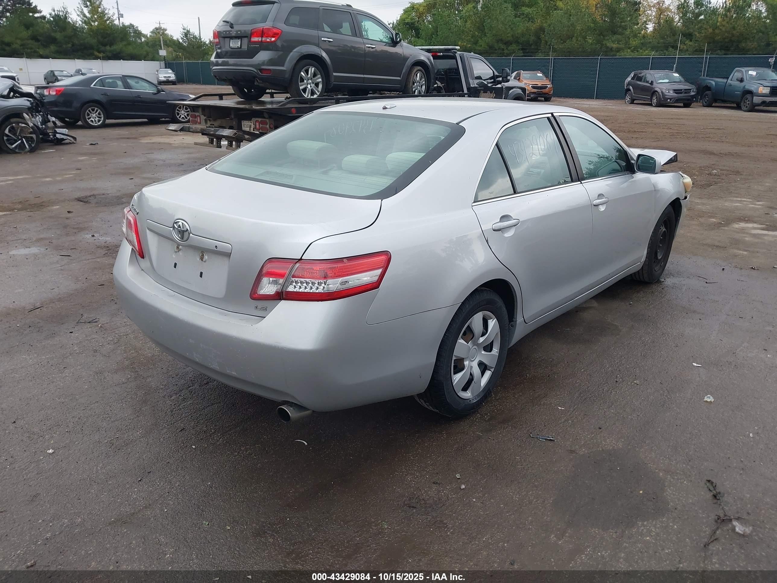 TOYOTA CAMRY image 4