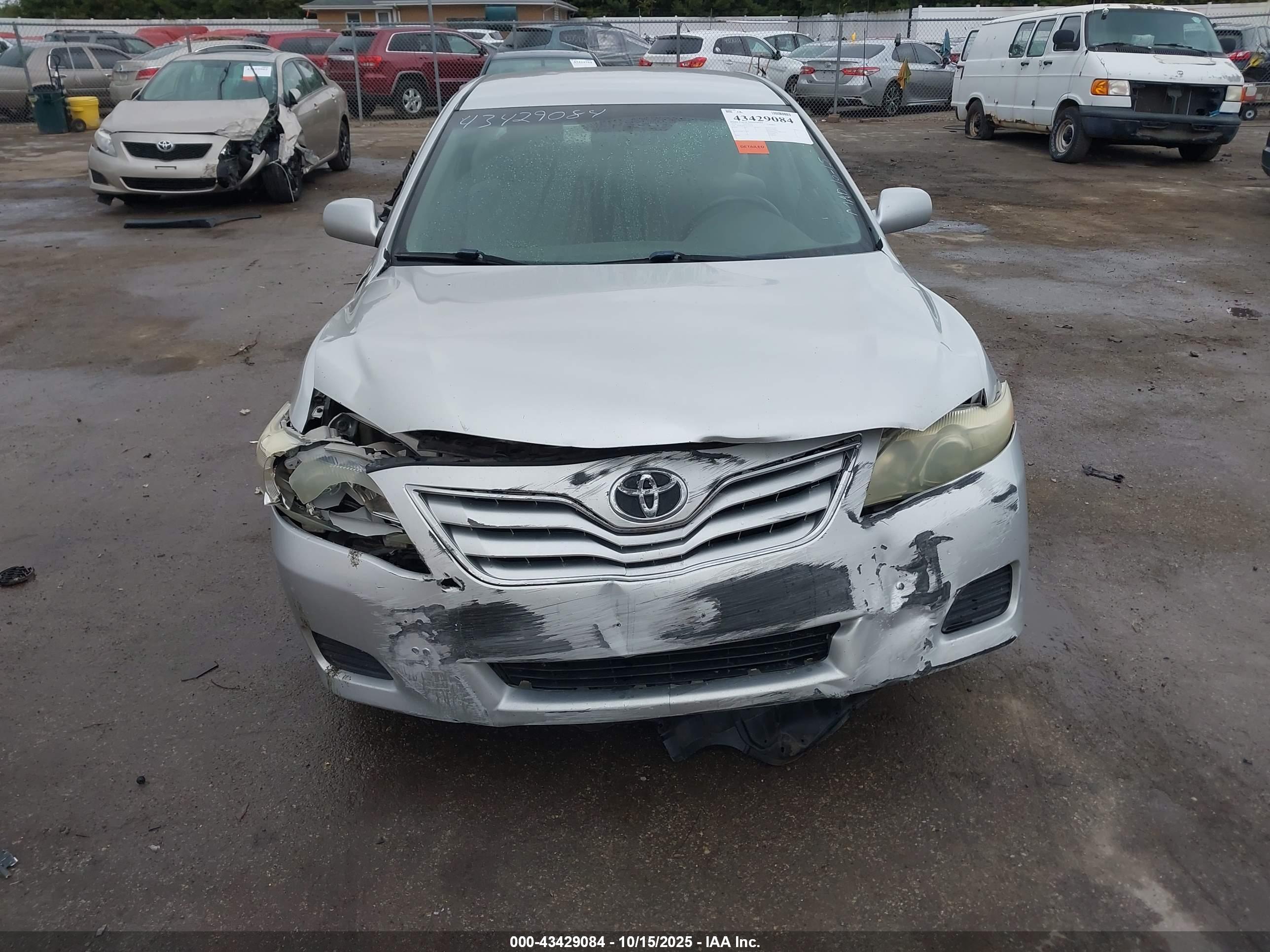 TOYOTA CAMRY image 6