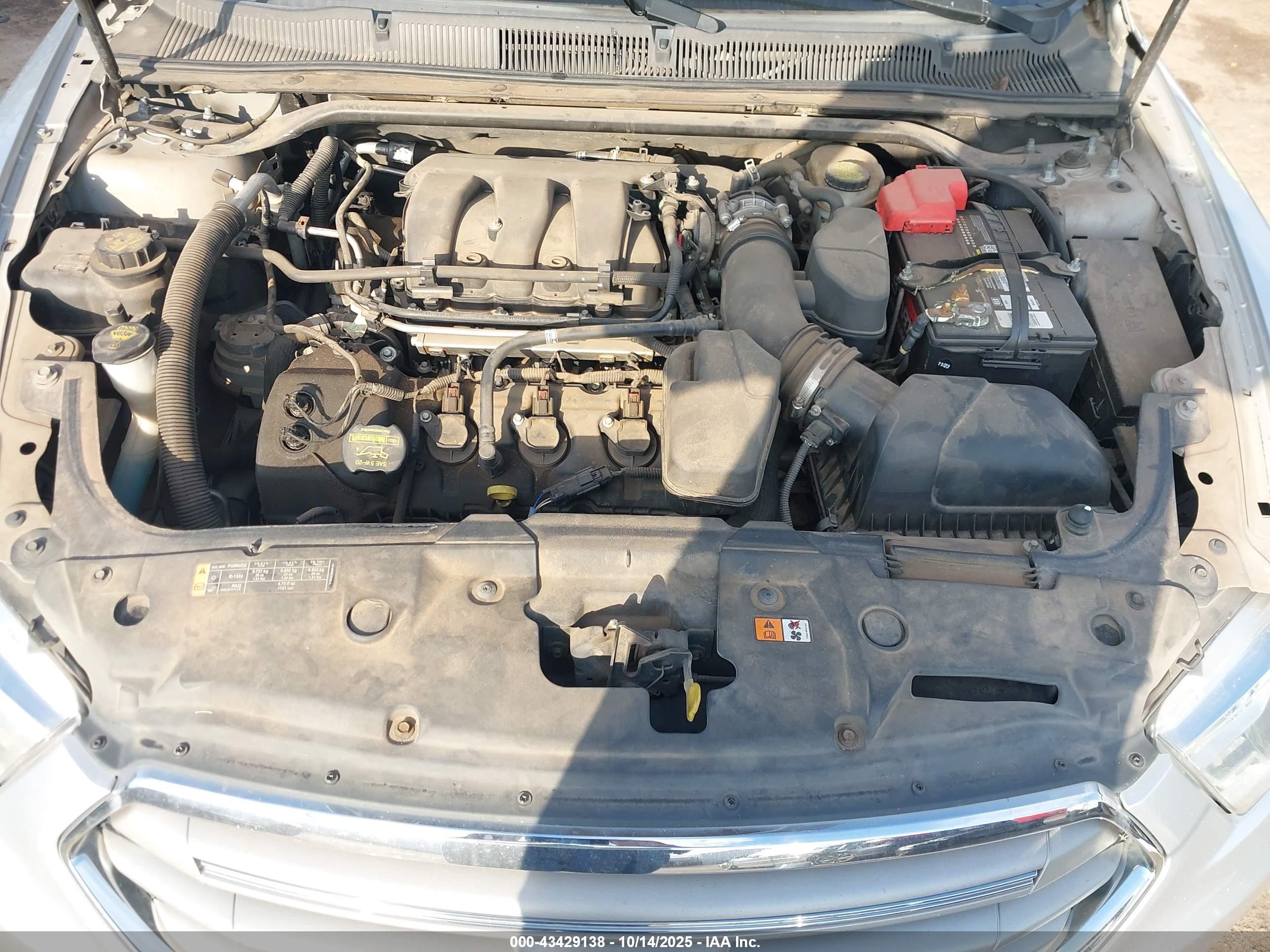 FORD TAURUS image 10