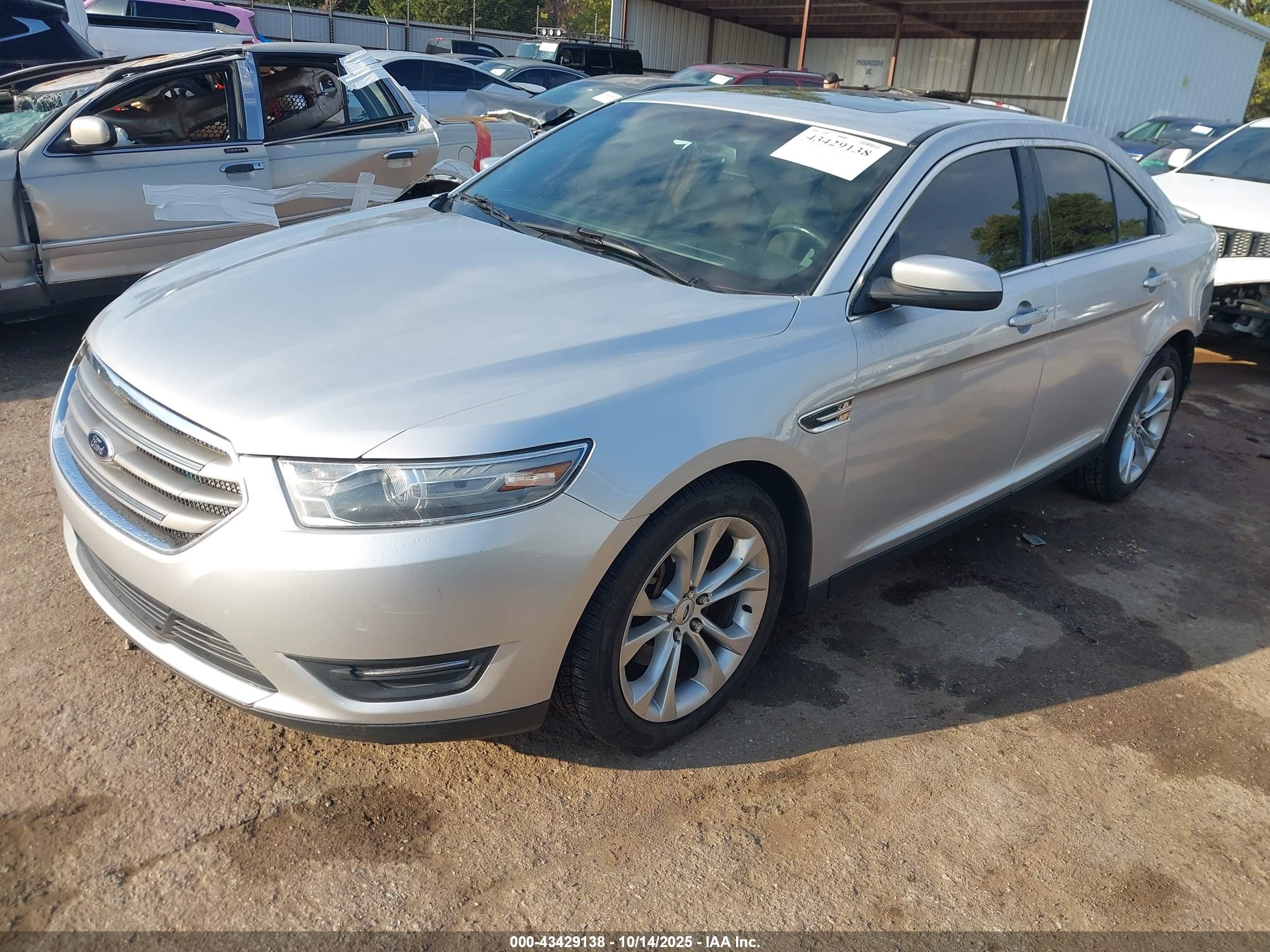 FORD TAURUS image 2