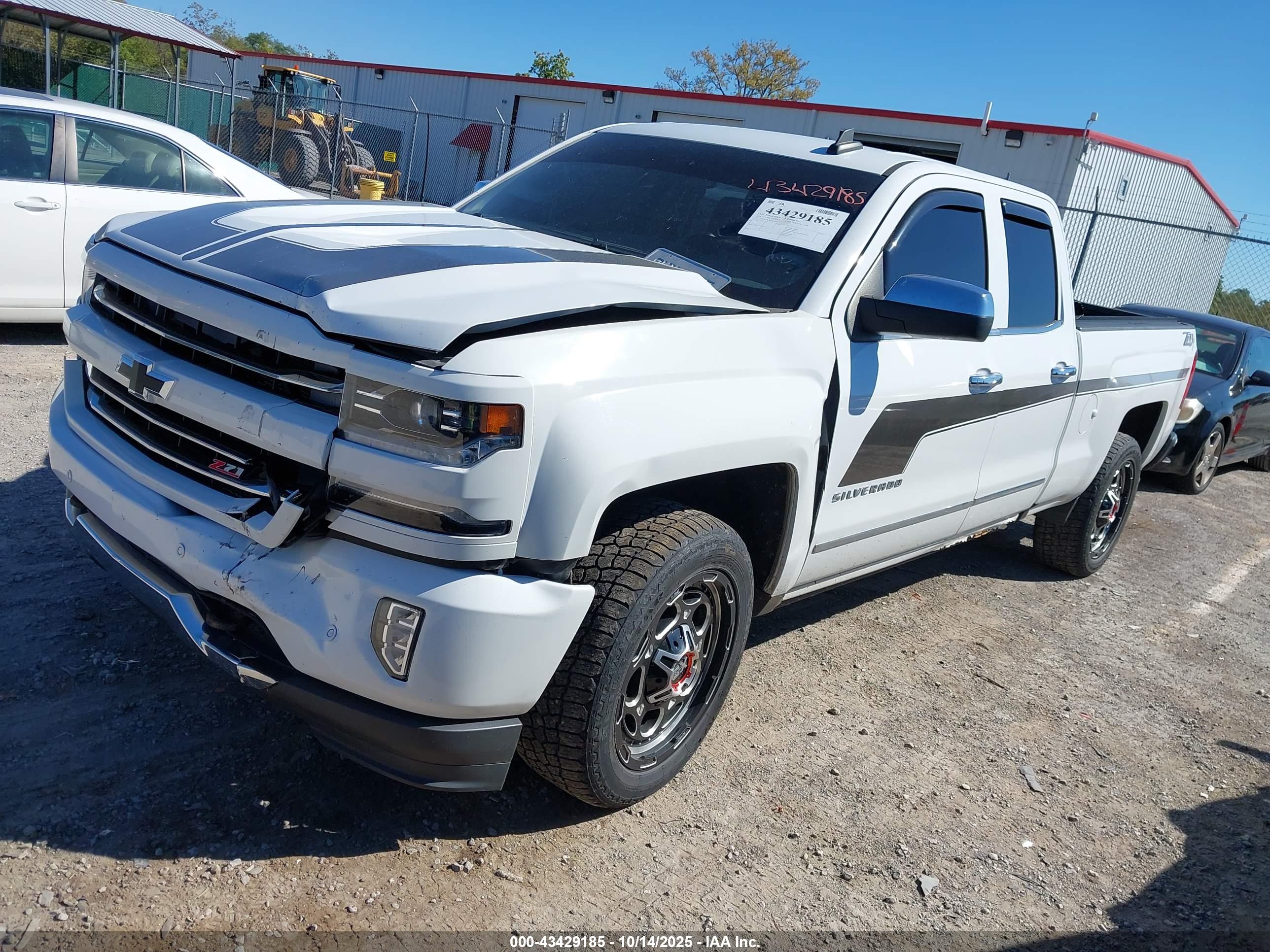 CHEVROLET SILVERADO image 2