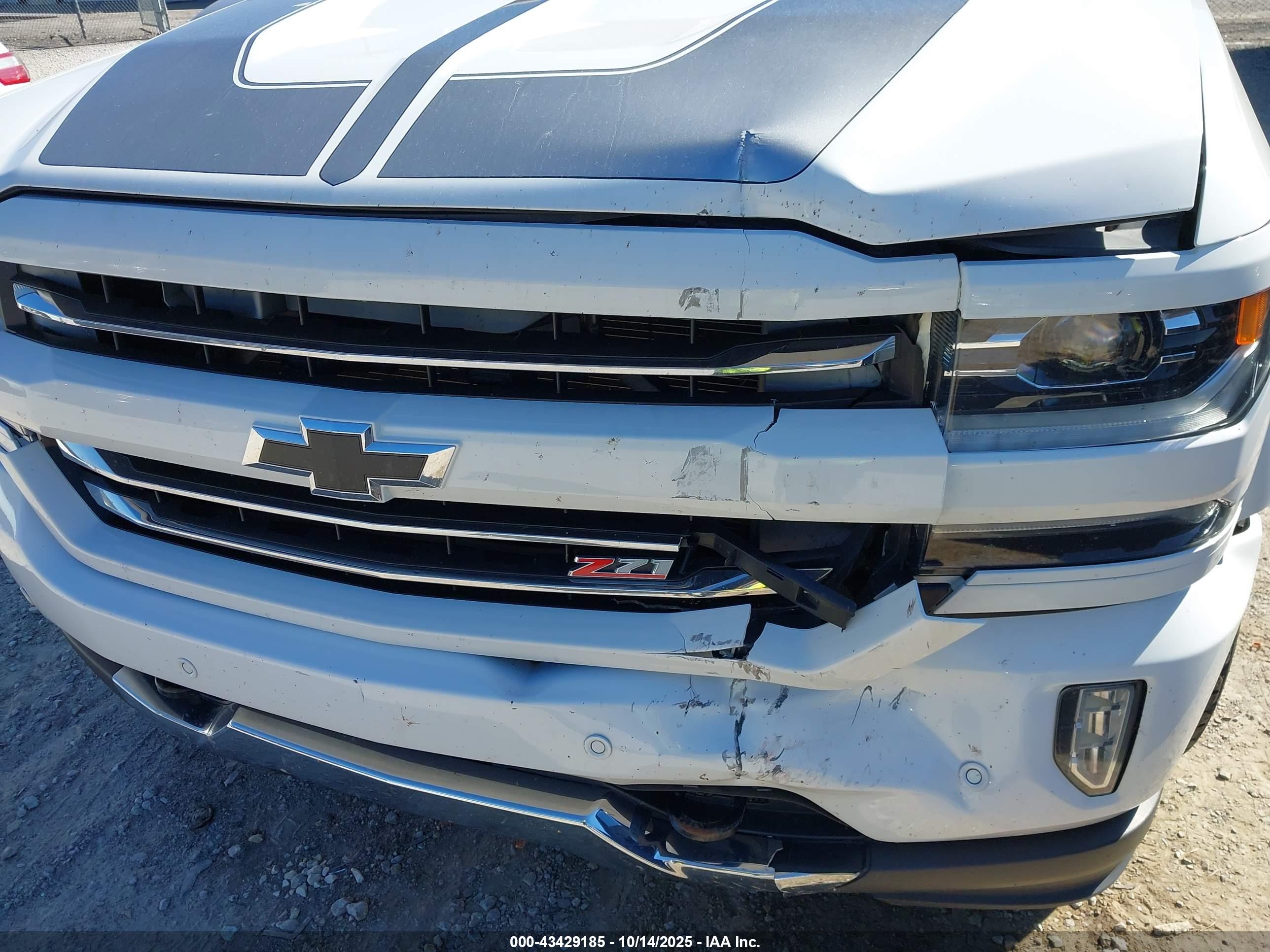 CHEVROLET SILVERADO image 6