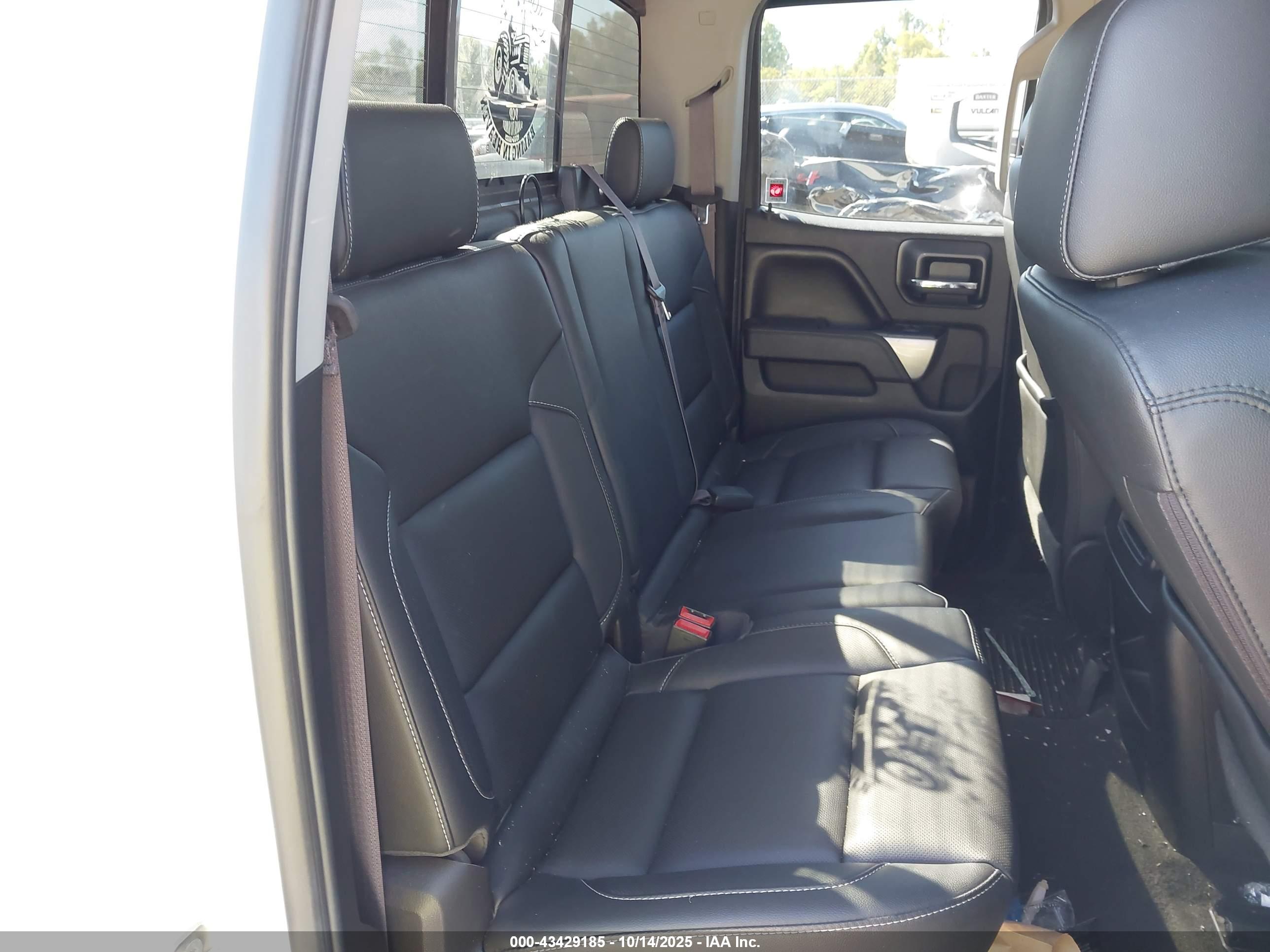 CHEVROLET SILVERADO image 8