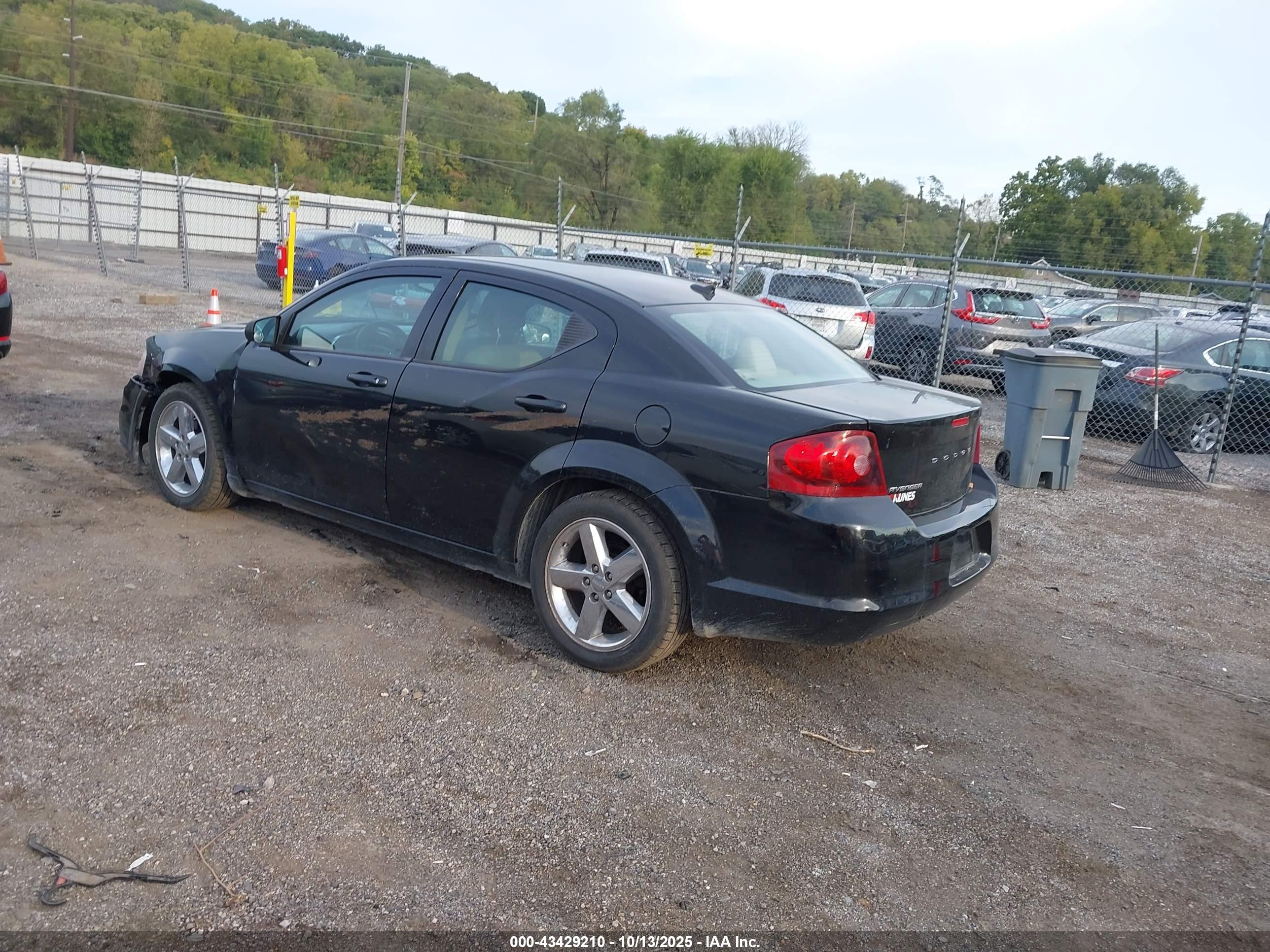 DODGE AVENGER image 3