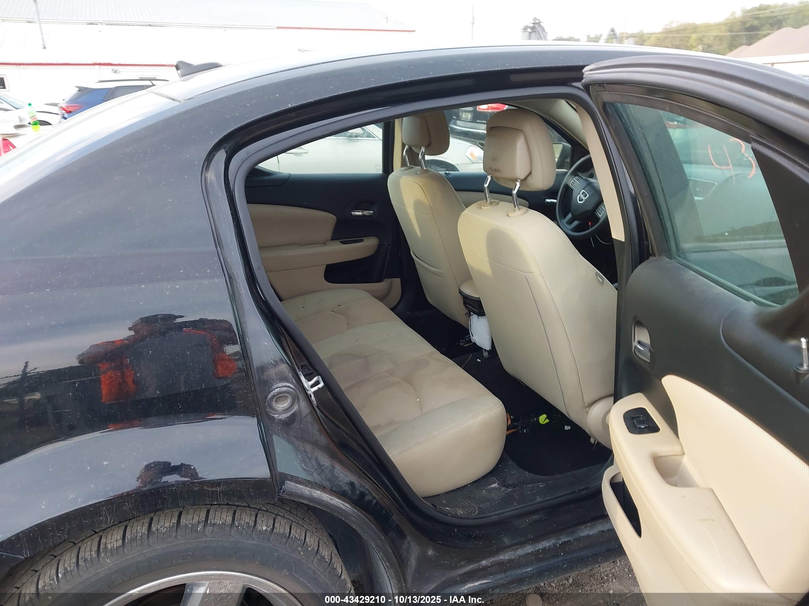 DODGE AVENGER image 8