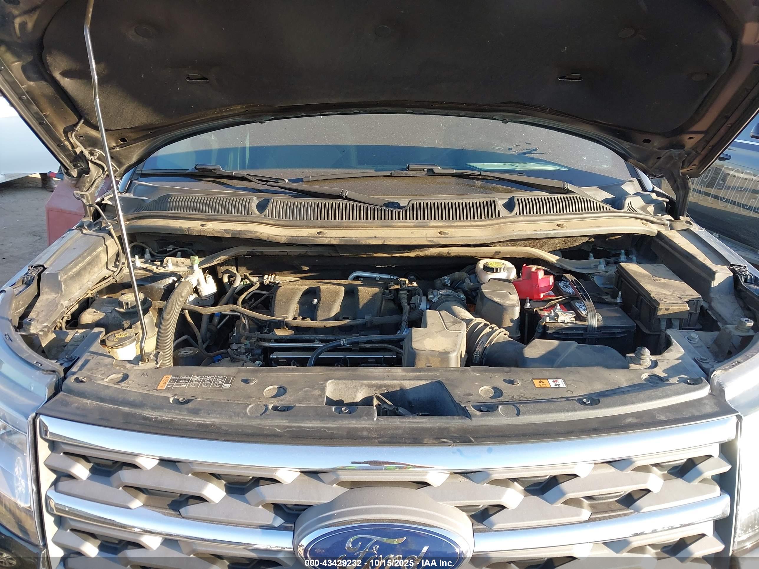 FORD EXPLORER image 10
