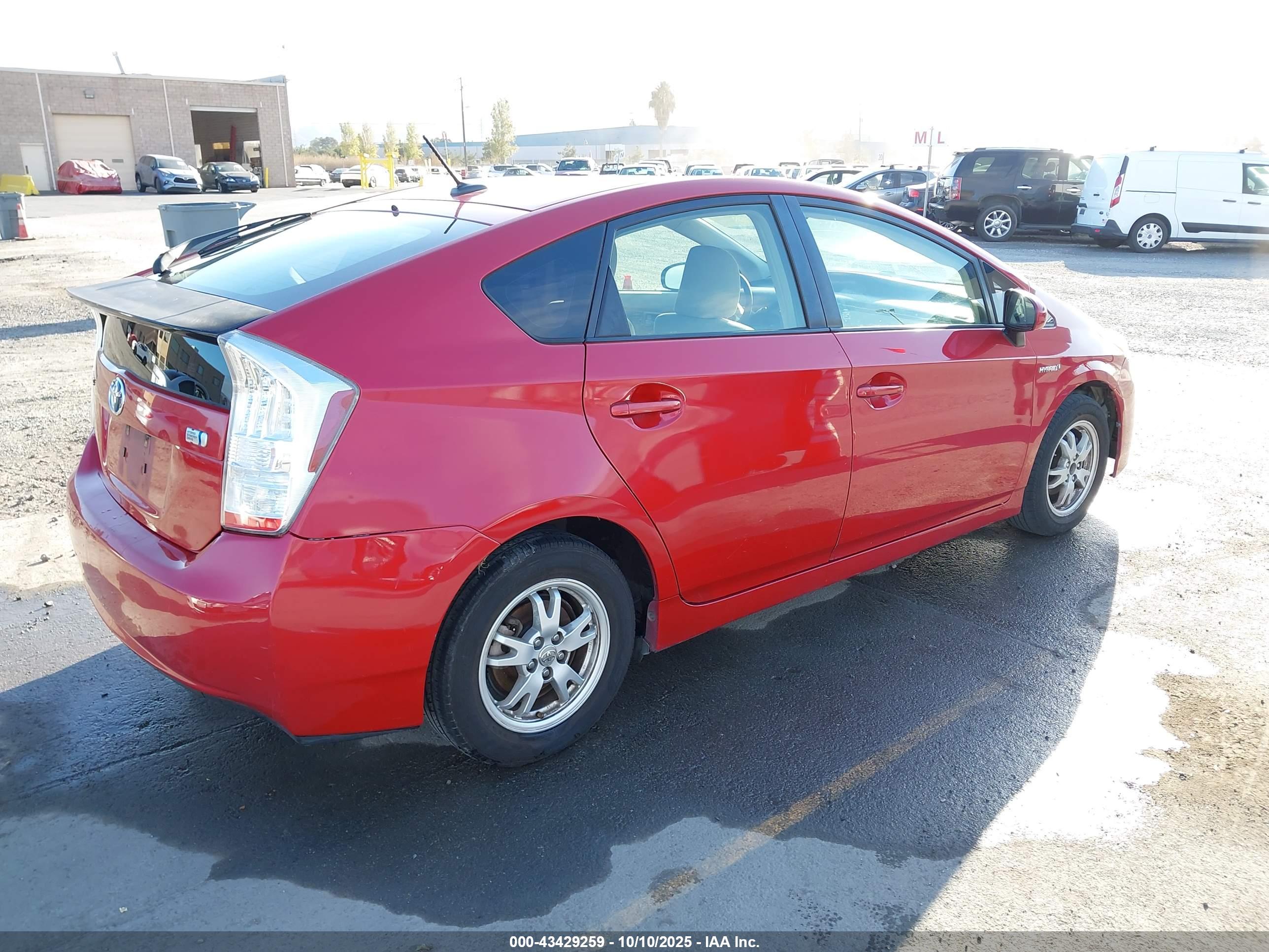 TOYOTA PRIUS image 4