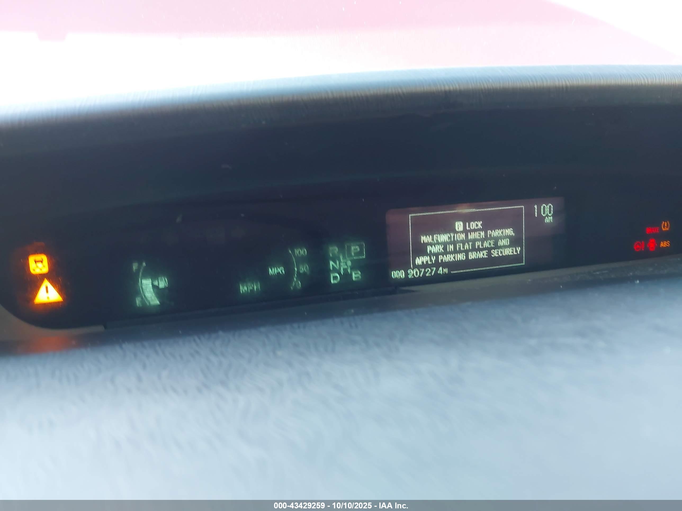 TOYOTA PRIUS image 7