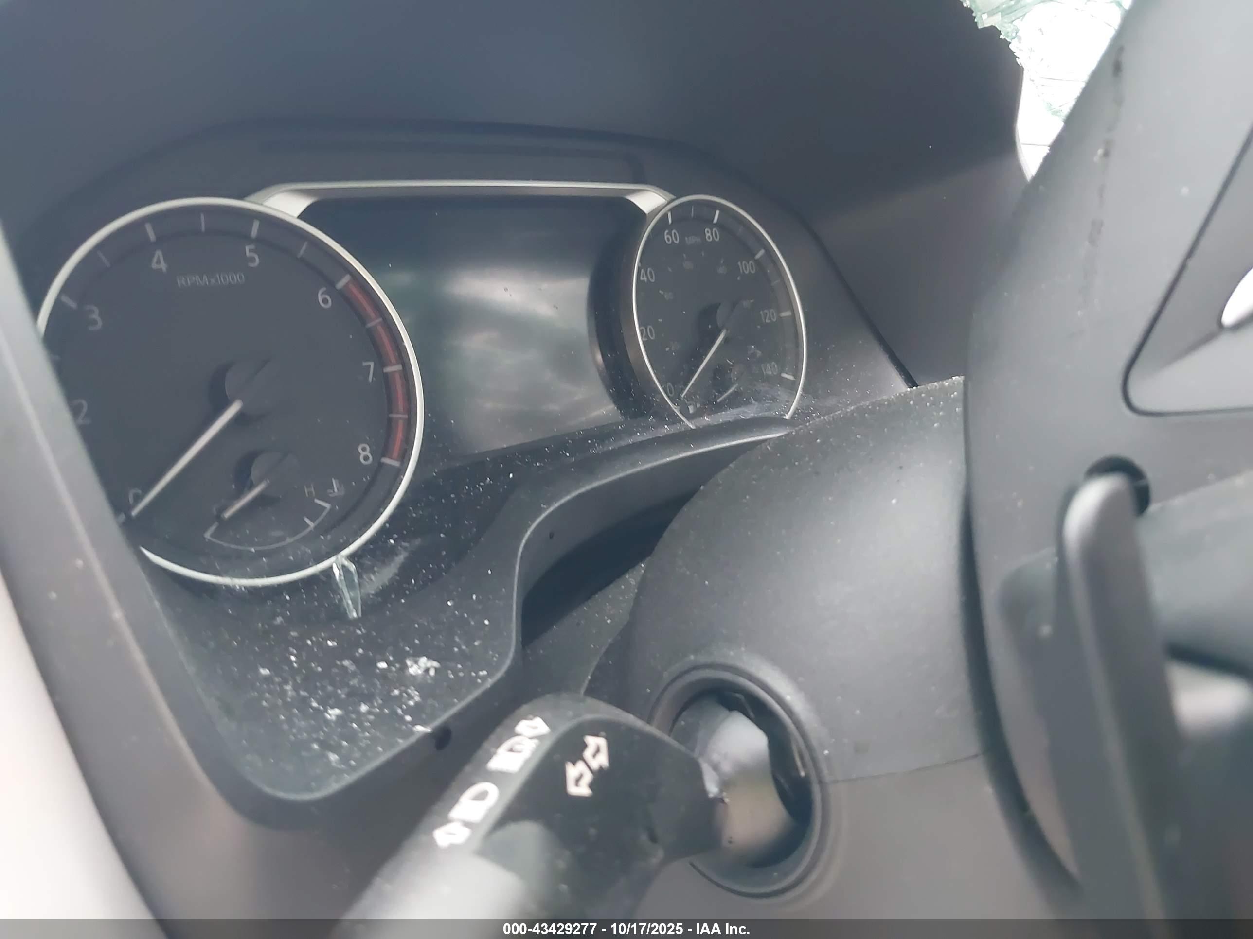 NISSAN ROGUE image 7