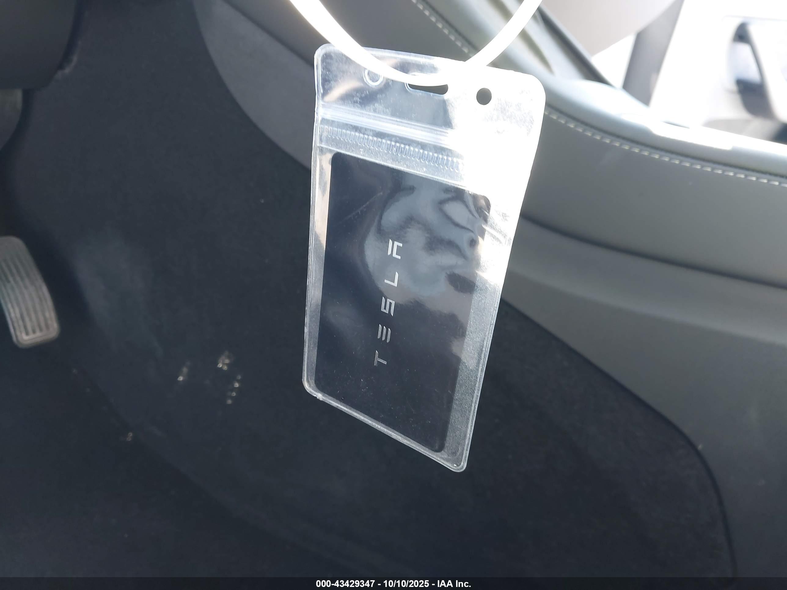 TESLA MODEL image 11