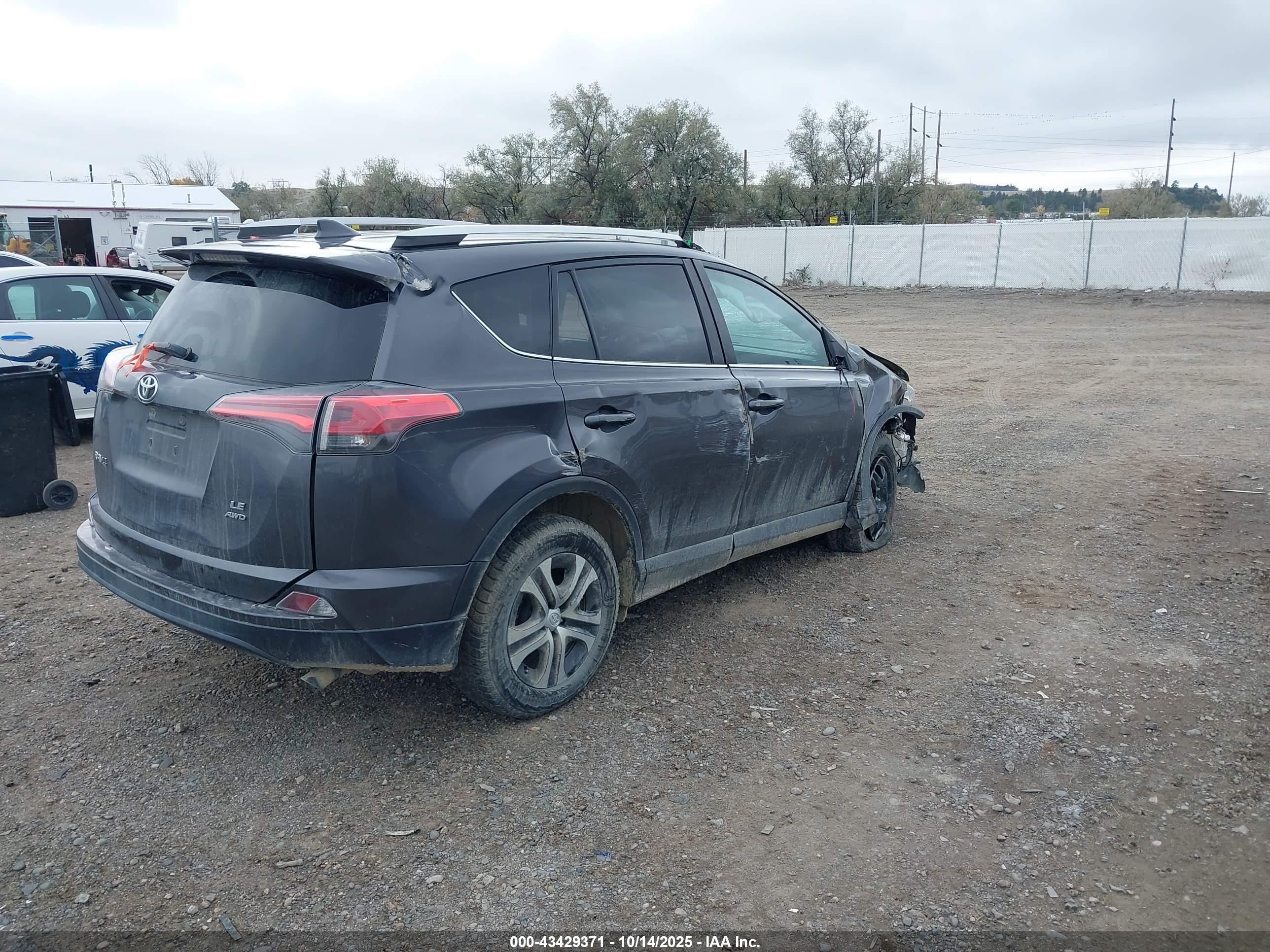 TOYOTA RAV4 image 4