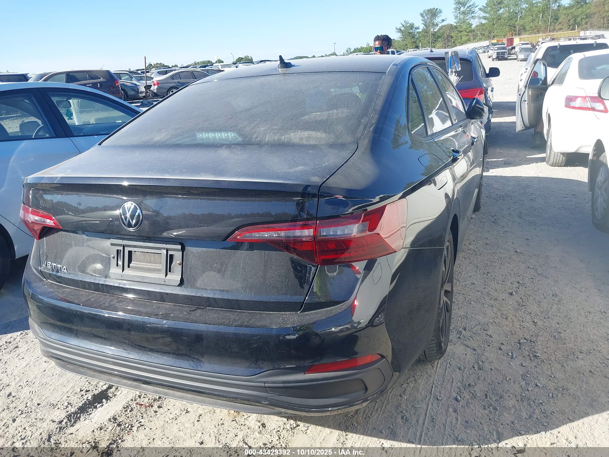 VOLKSWAGEN JETTA image 4