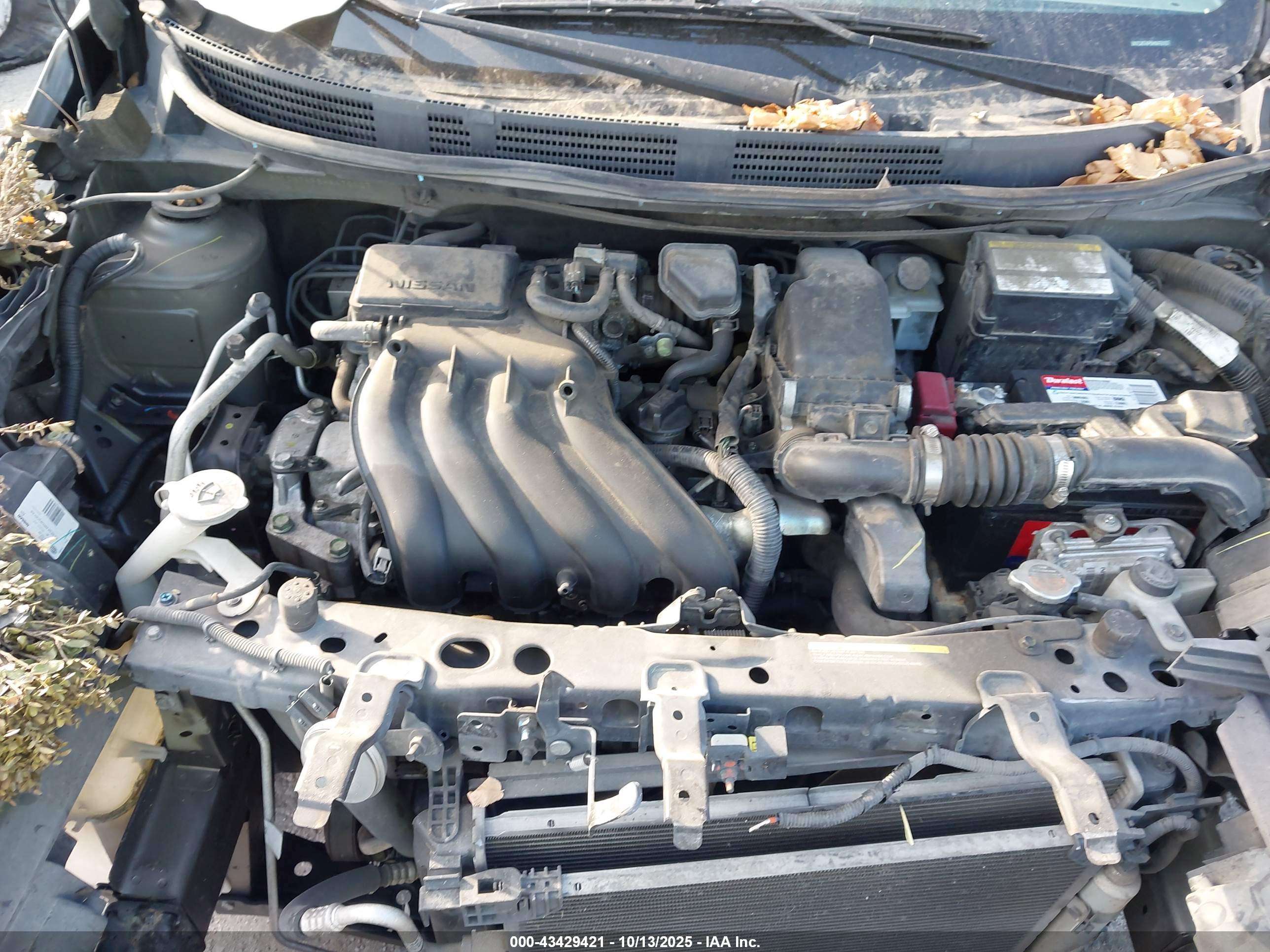 NISSAN VERSA image 10