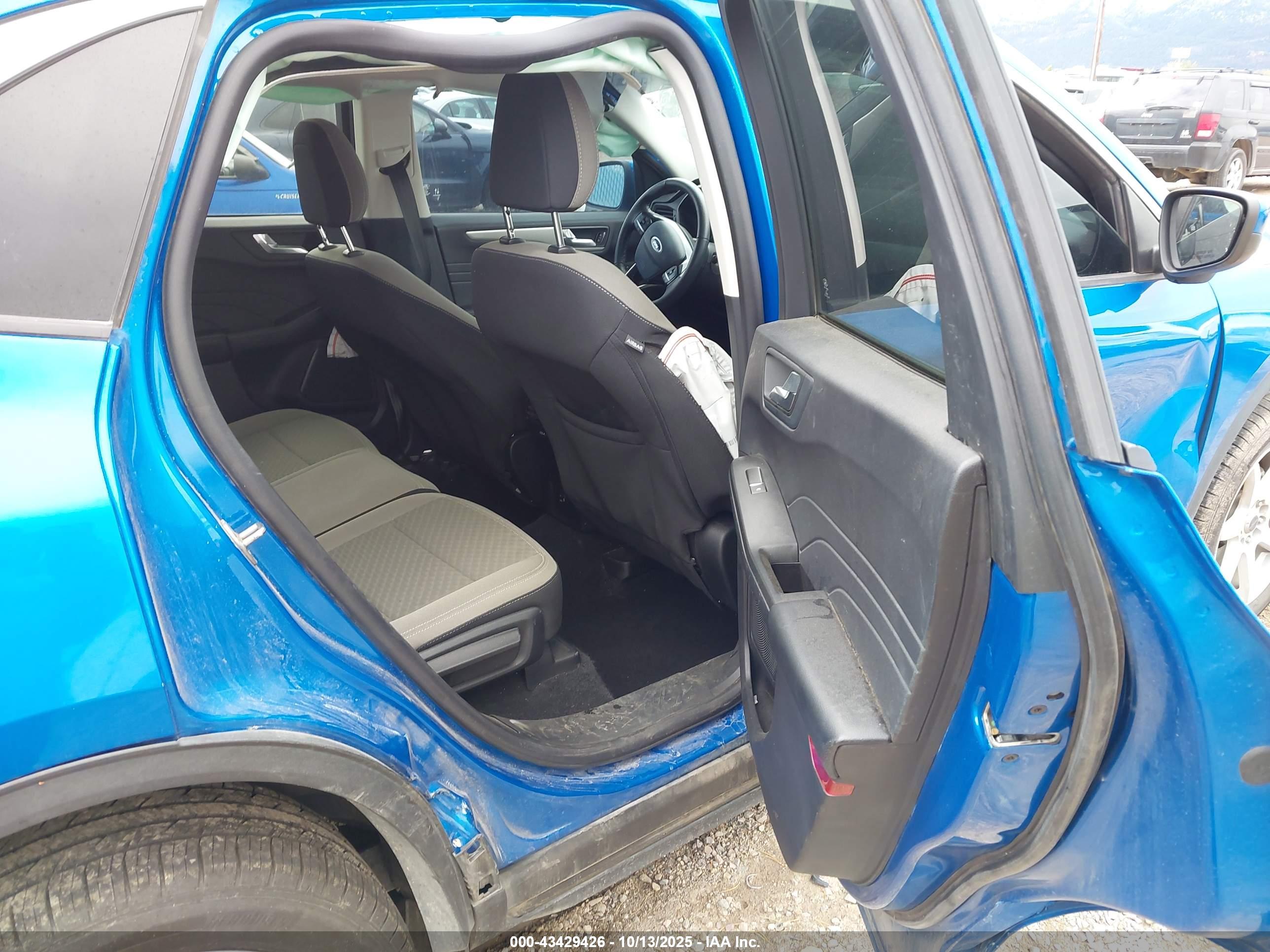 FORD ESCAPE image 8