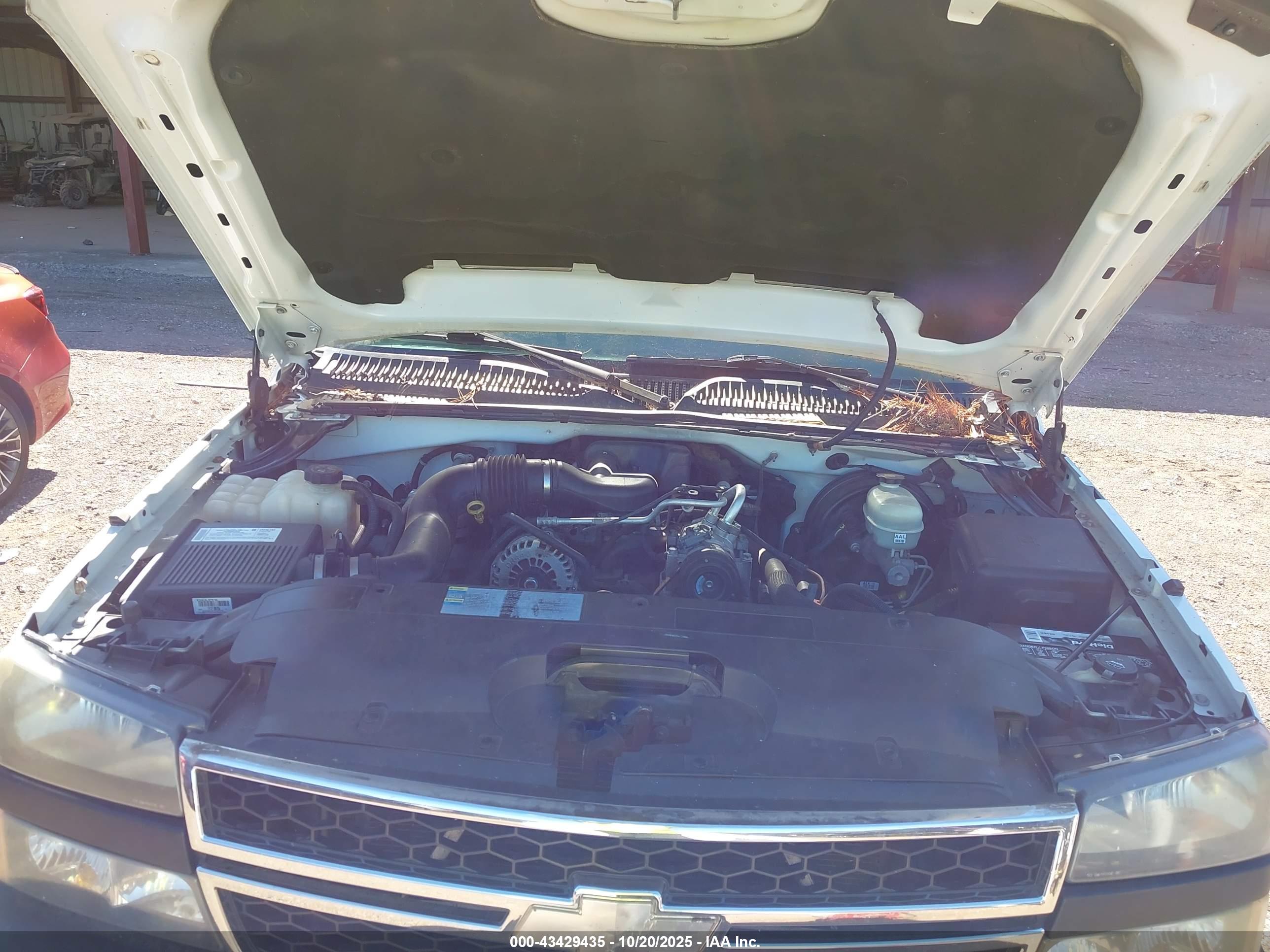 CHEVROLET SILVERADO image 10