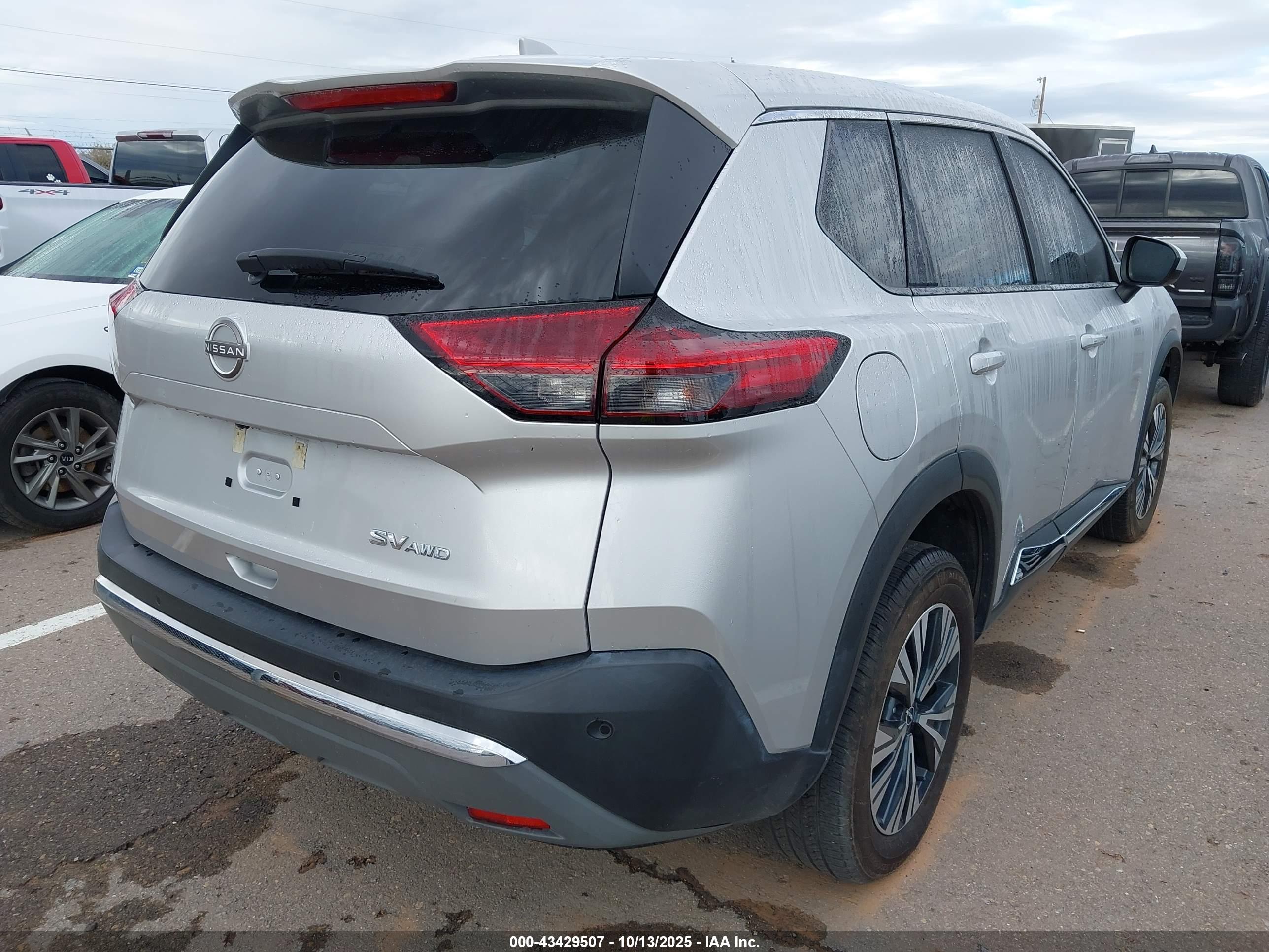 NISSAN ROGUE image 4