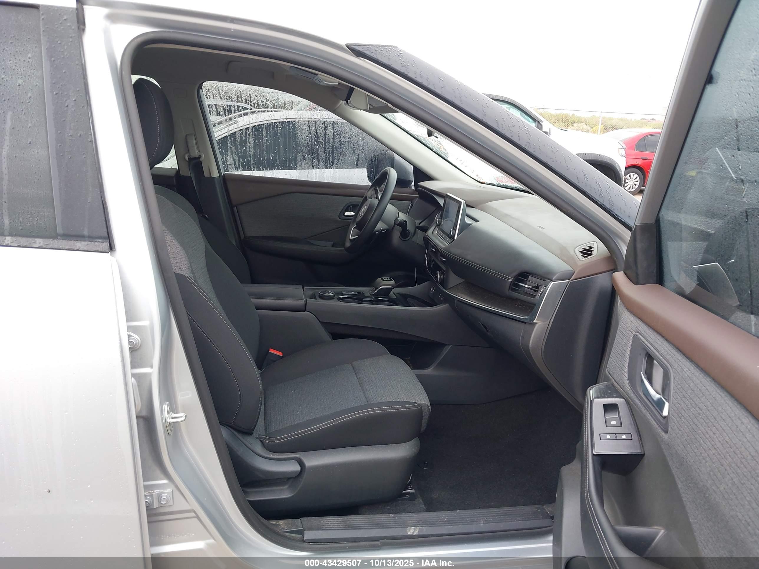 NISSAN ROGUE image 5