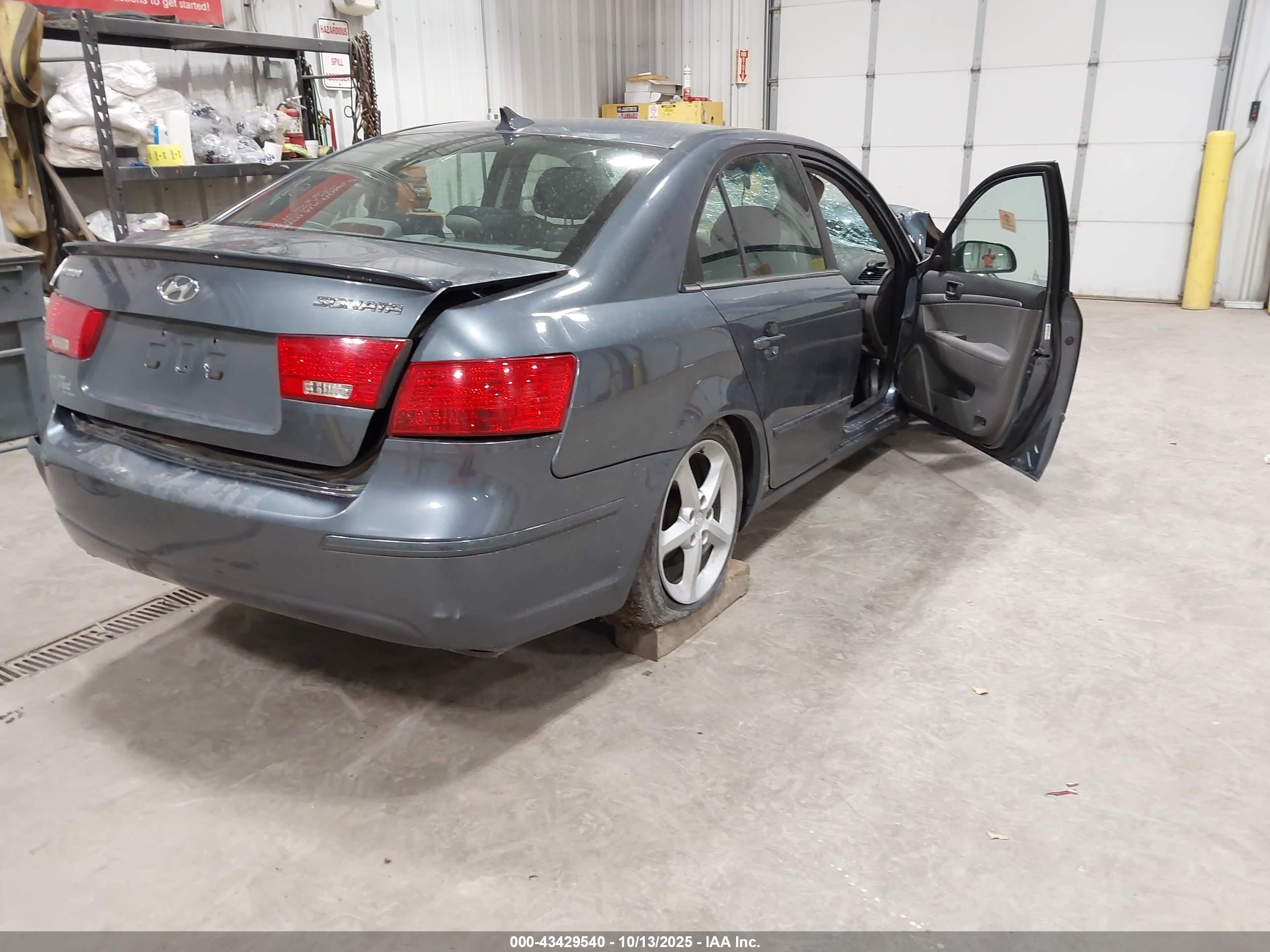 HYUNDAI SONATA image 4