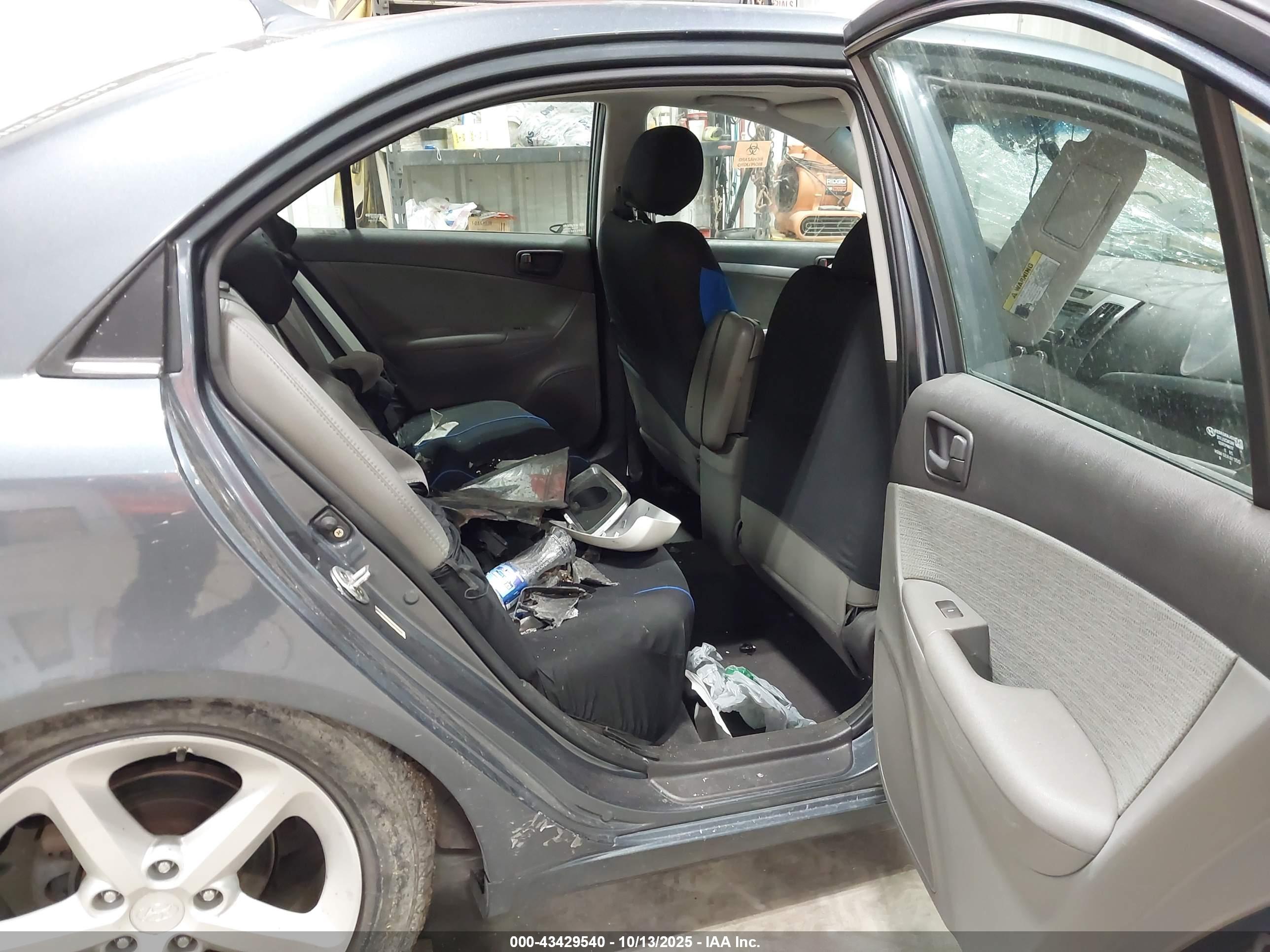 HYUNDAI SONATA image 8