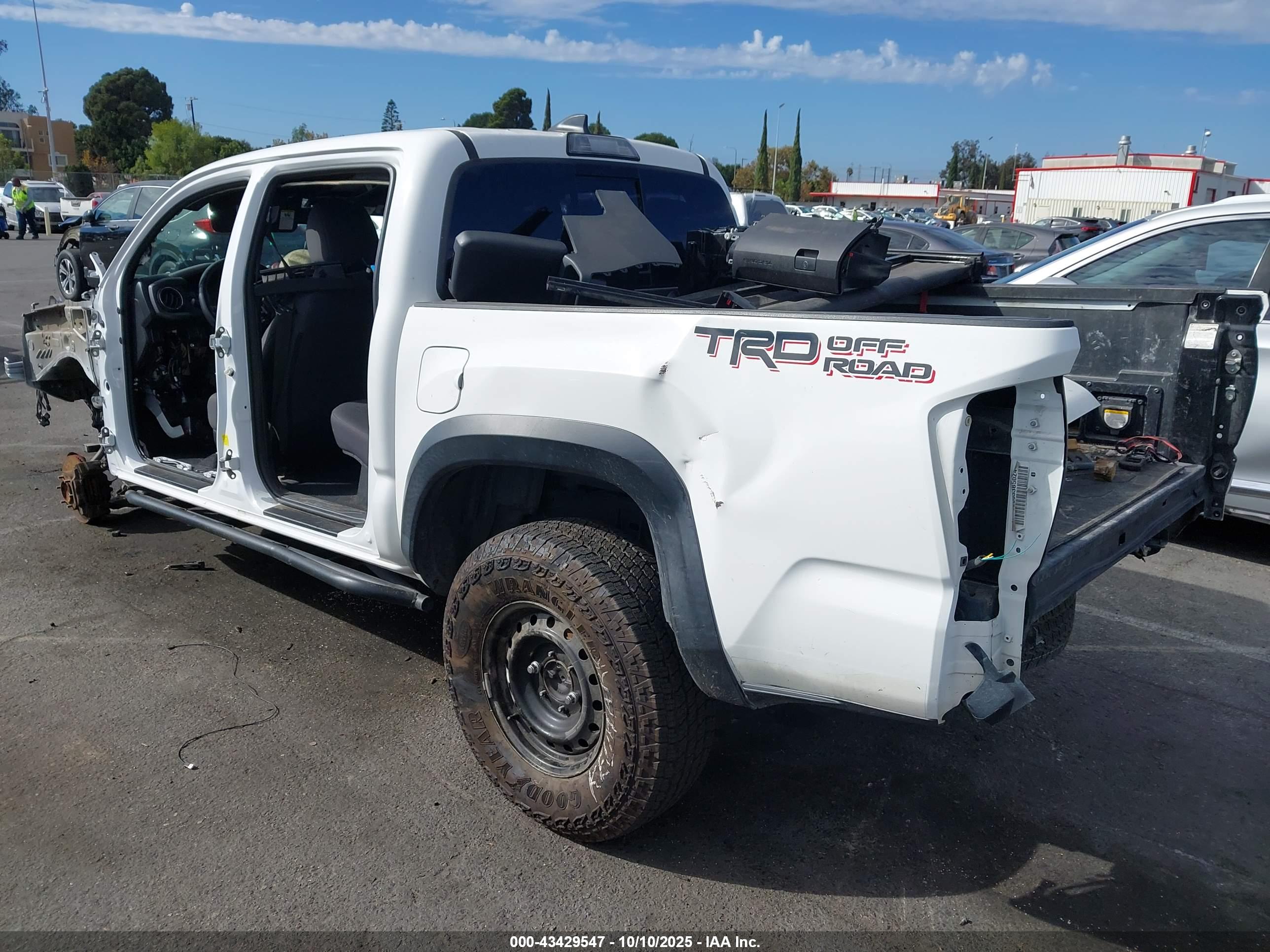 TOYOTA TACOMA image 3
