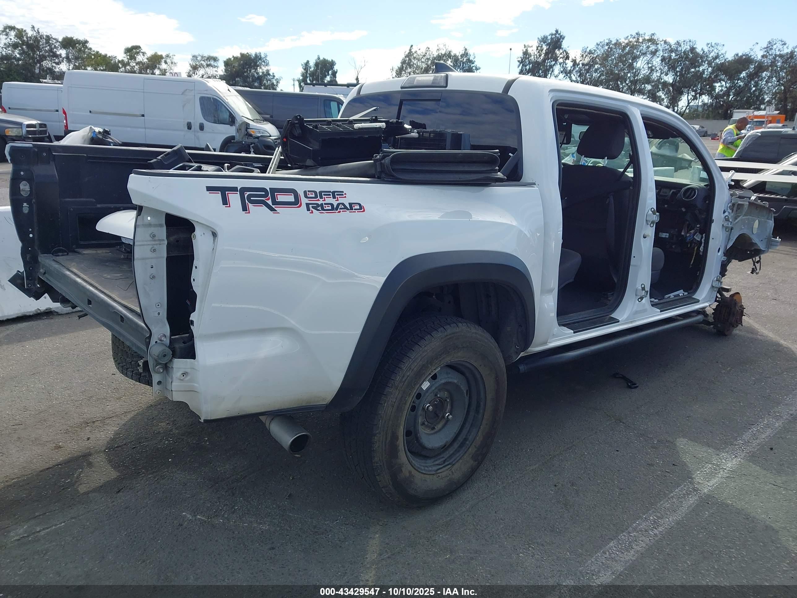TOYOTA TACOMA image 4