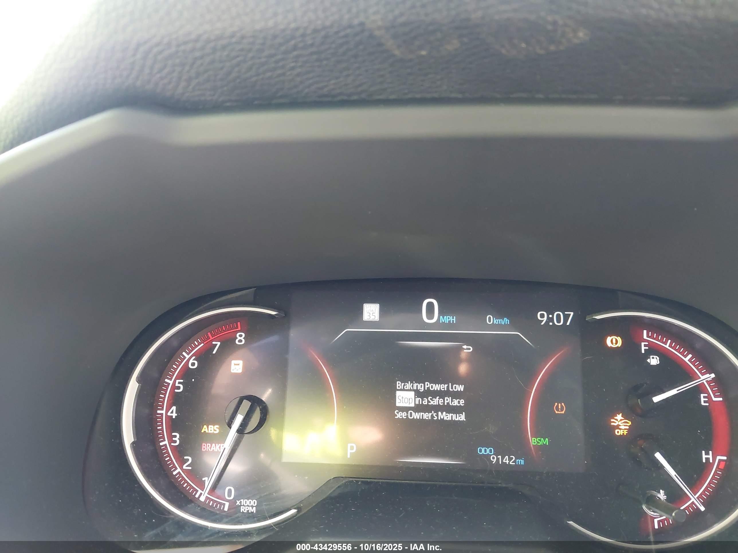 TOYOTA RAV4 image 7