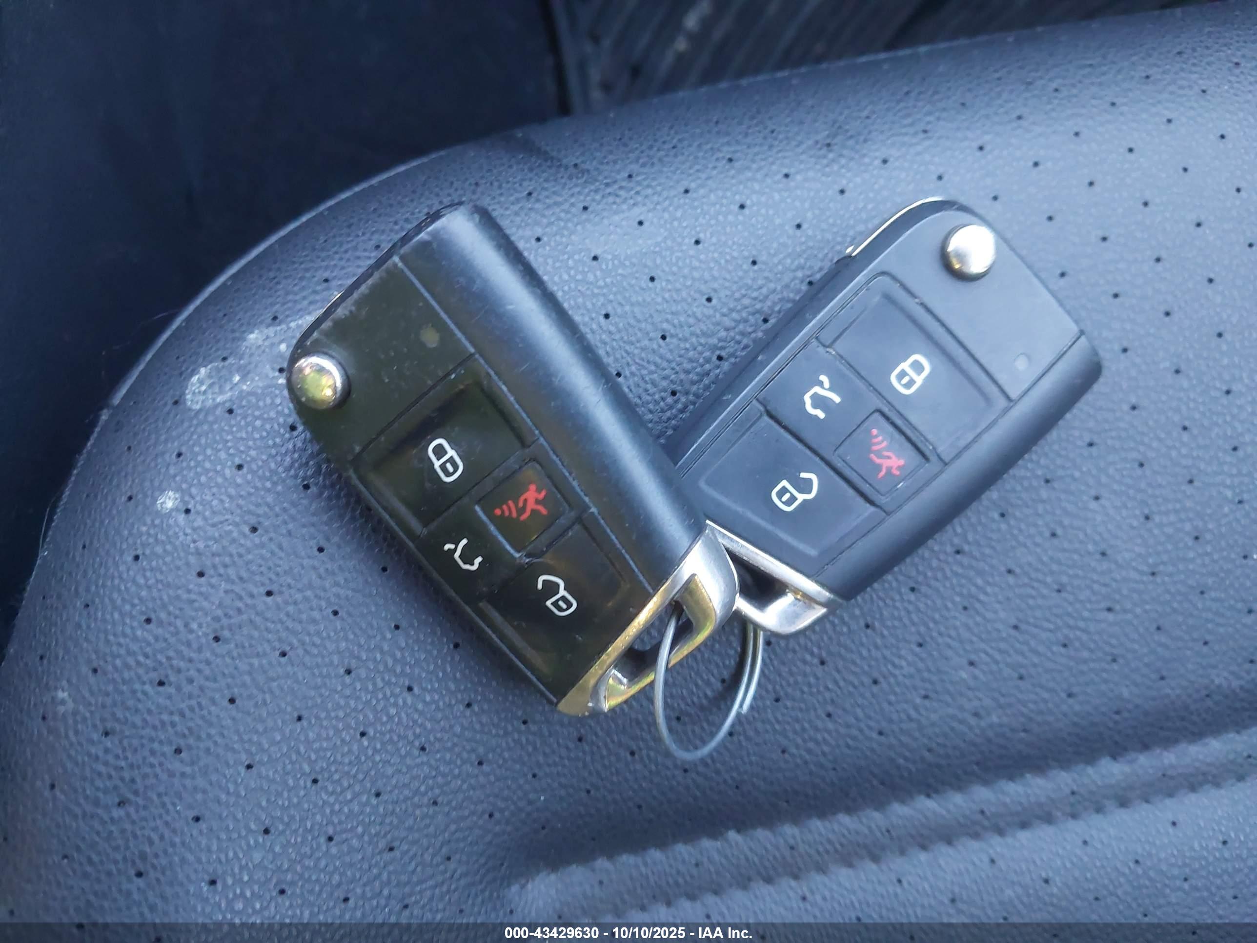 VOLKSWAGEN GOLF image 11