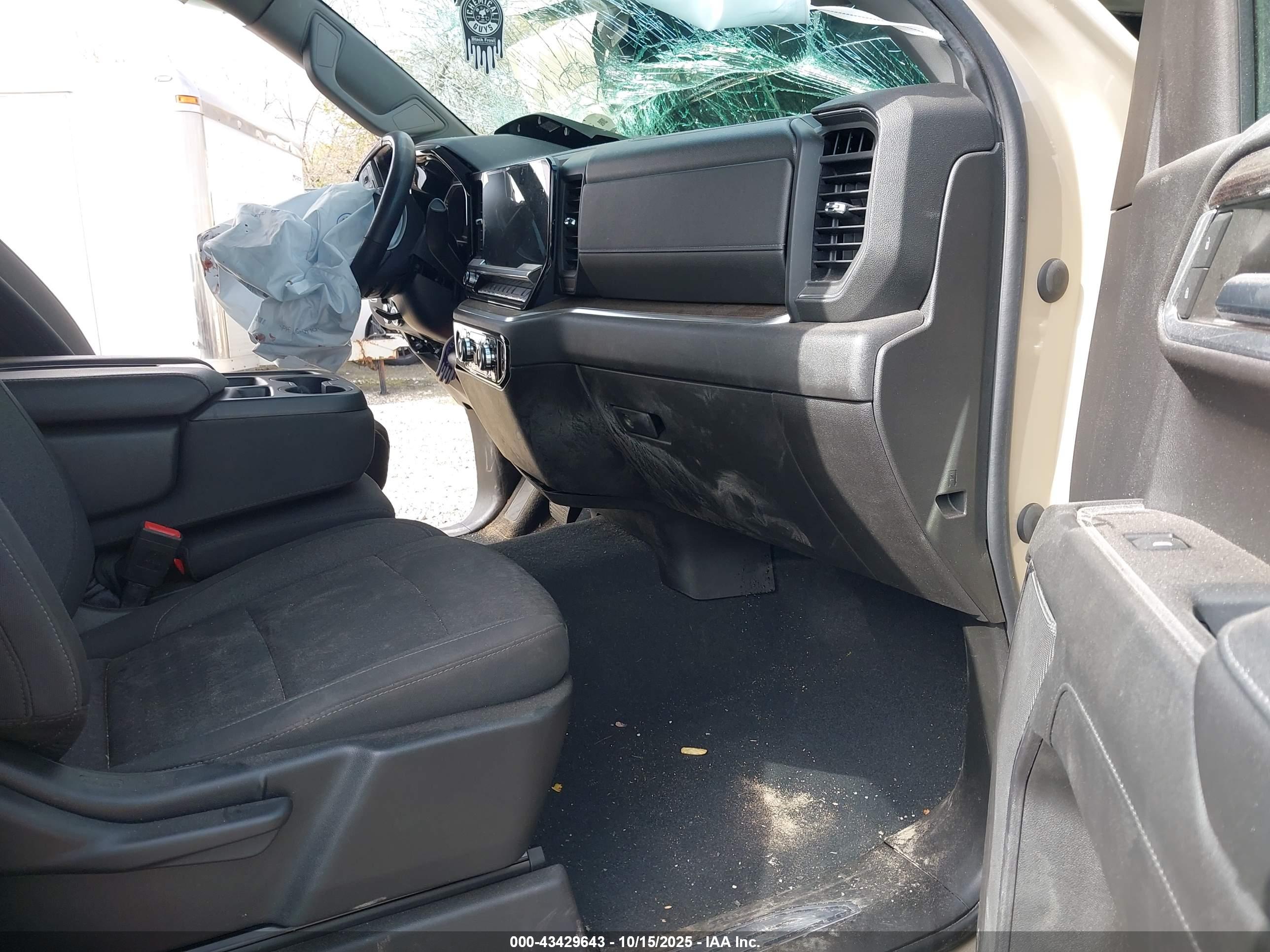 GMC SIERRA image 5