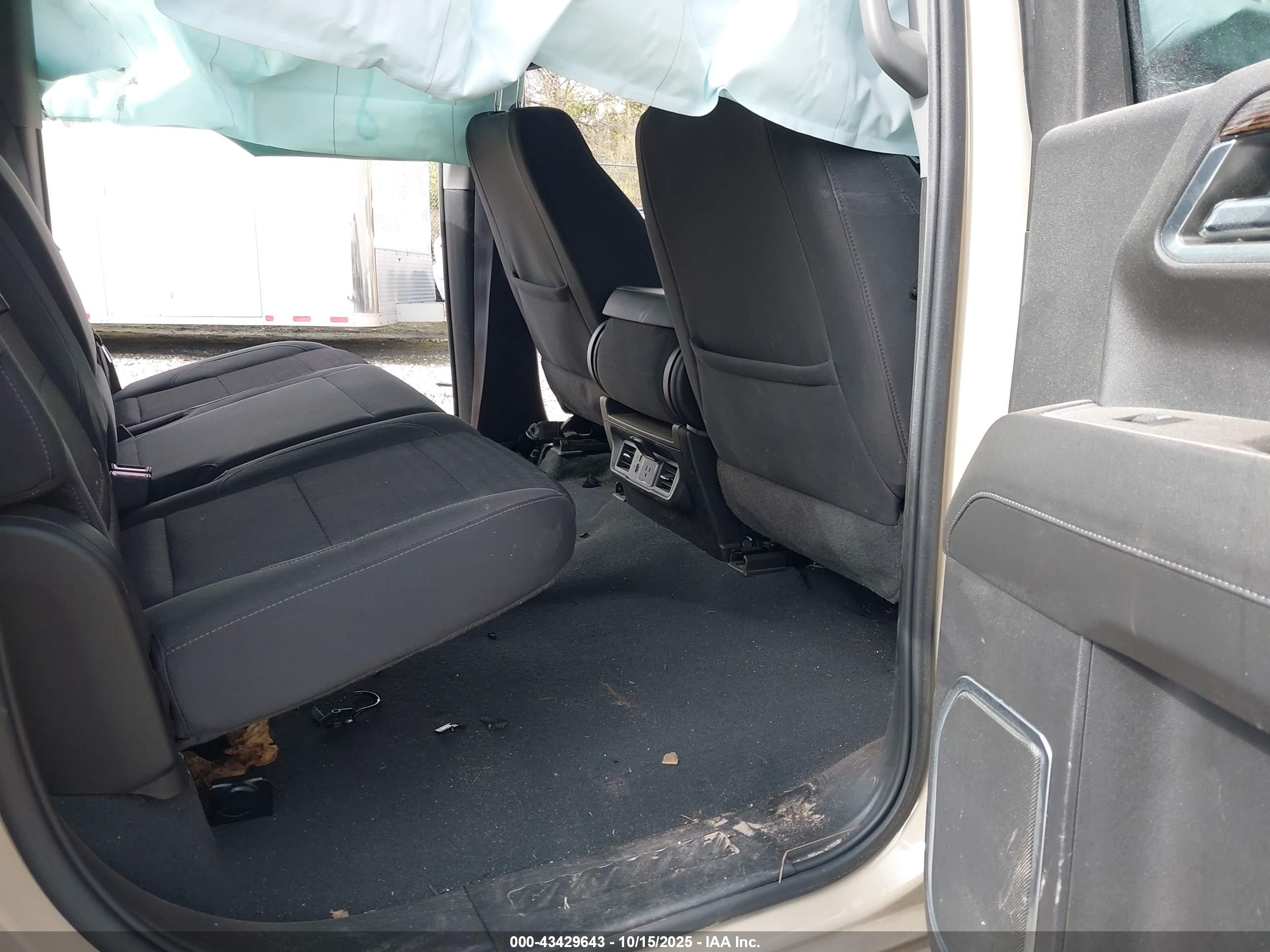 GMC SIERRA image 8