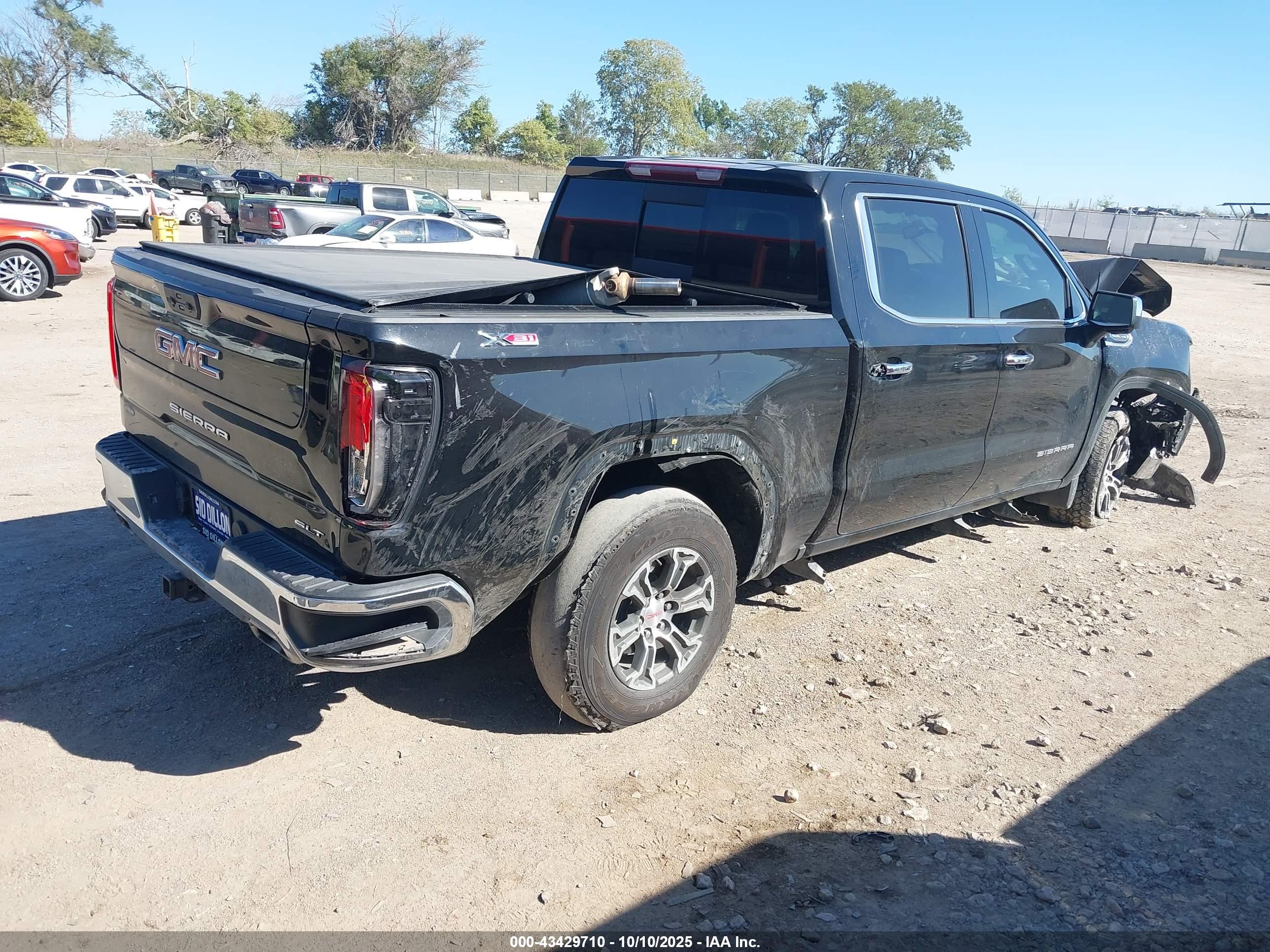 GMC SIERRA image 4