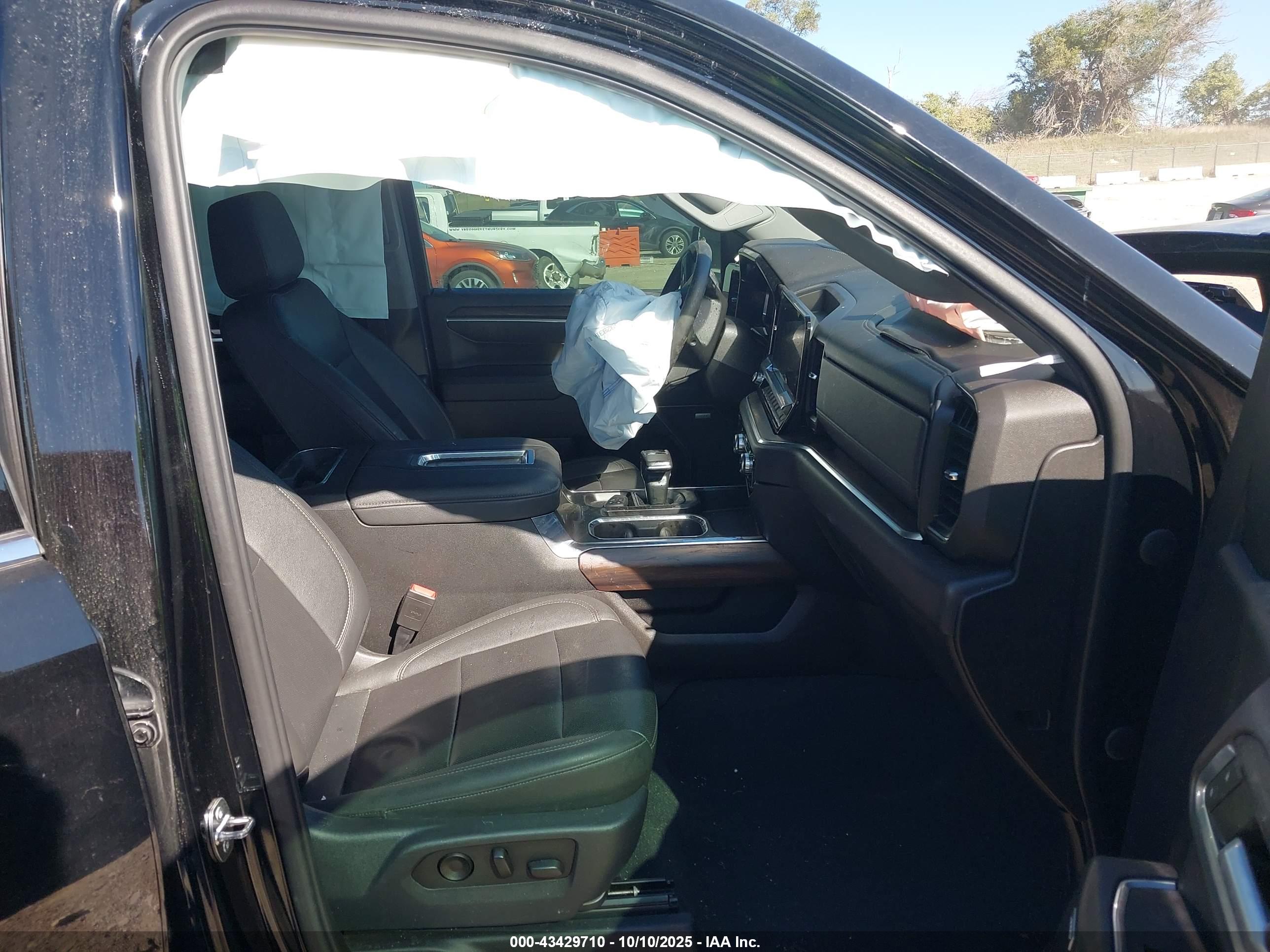 GMC SIERRA image 5