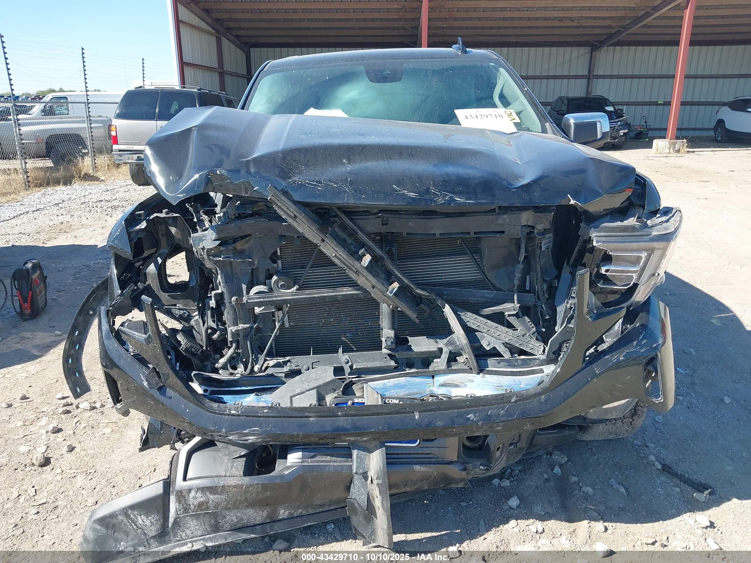 GMC SIERRA image 6