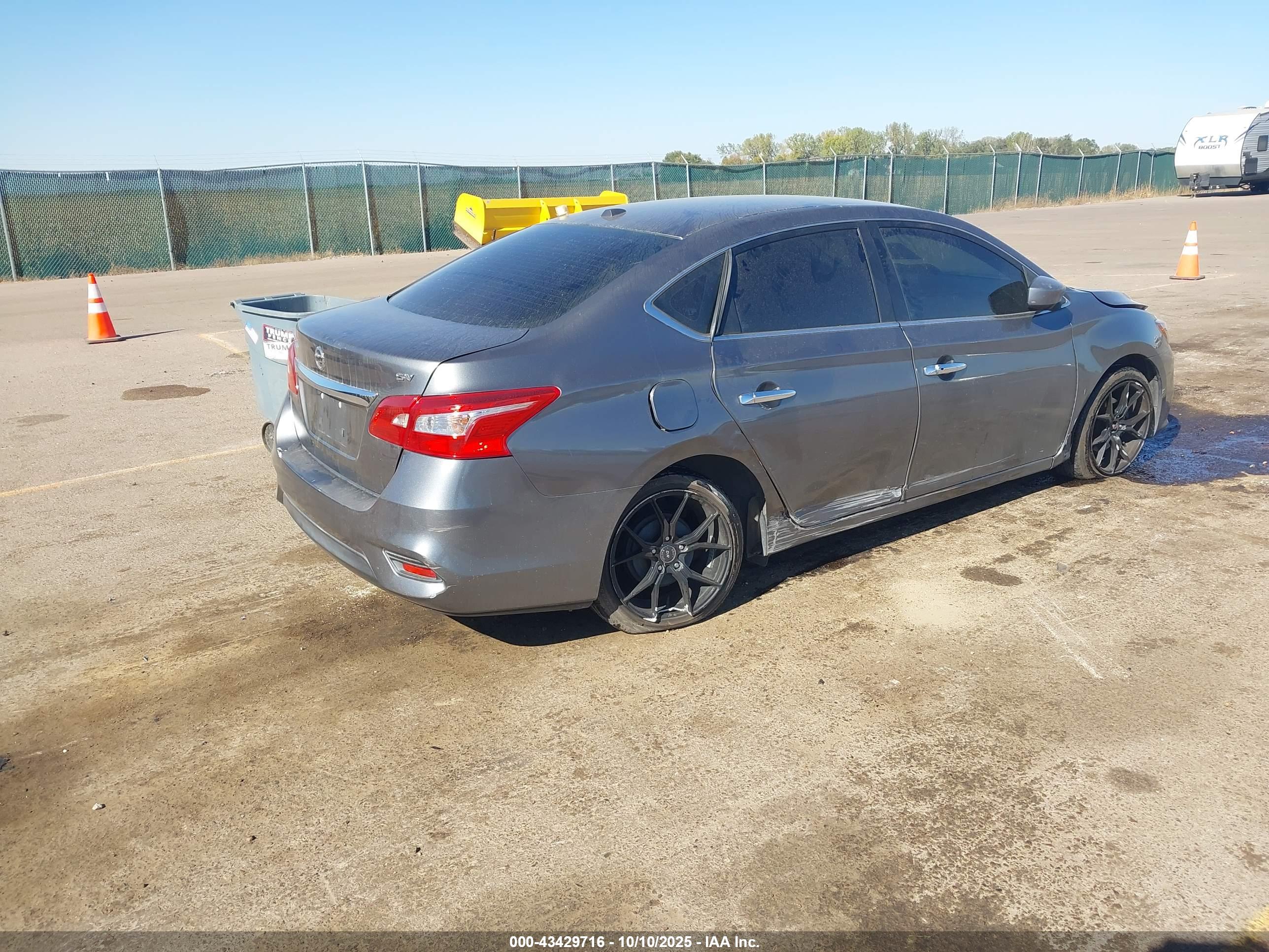 NISSAN SENTRA image 4