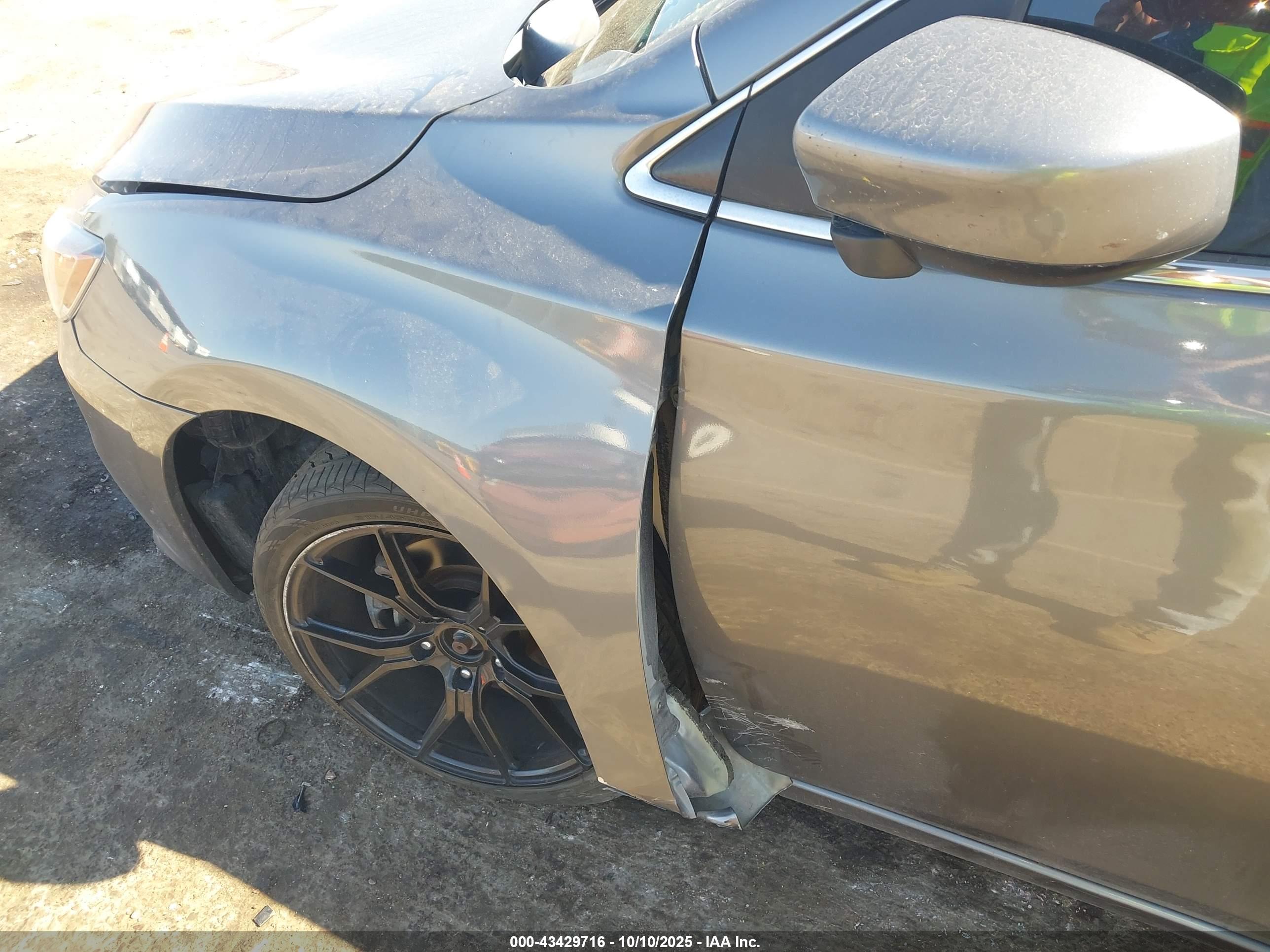 NISSAN SENTRA image 6