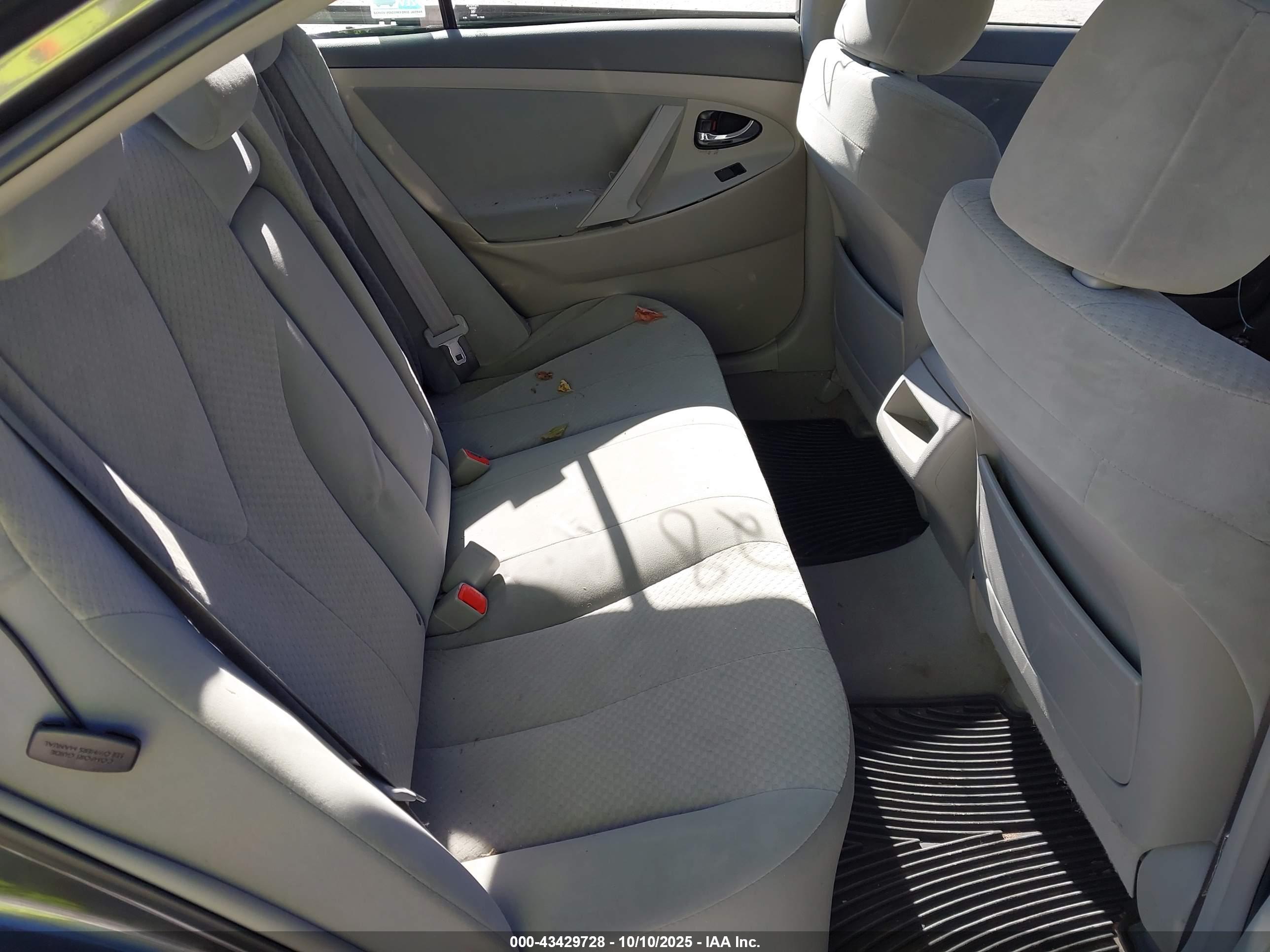 TOYOTA CAMRY image 8