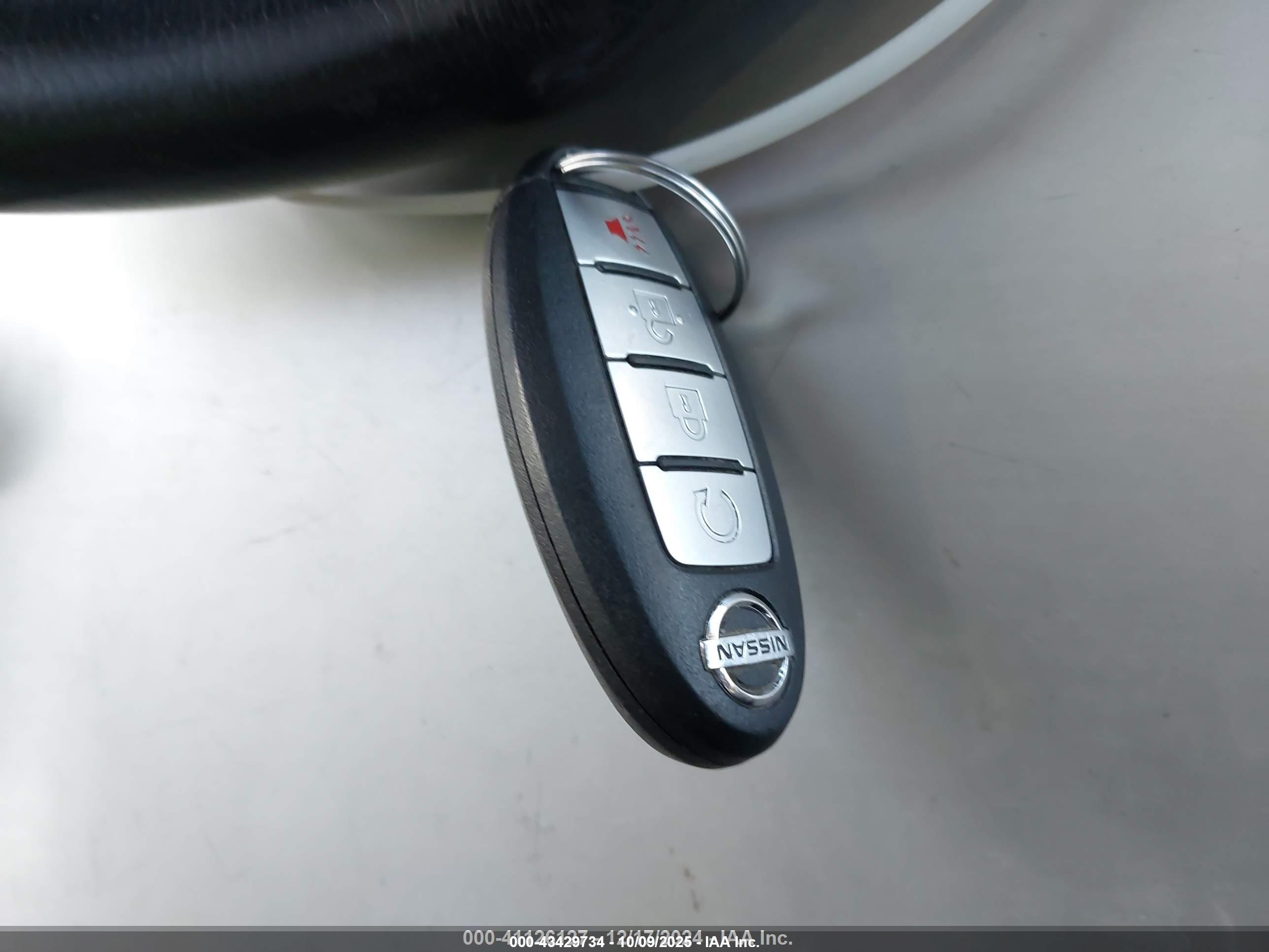 NISSAN ROGUE image 11